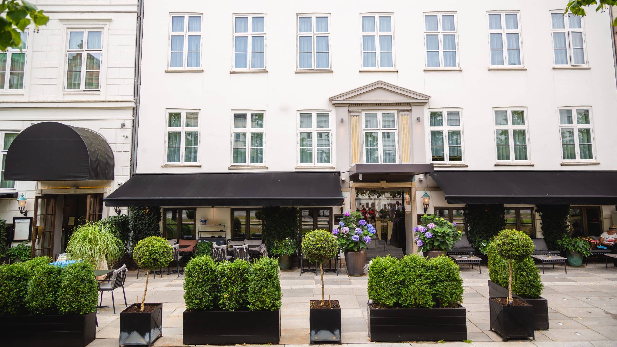 mr-mrs-smith-hyatt-hotels-resorts