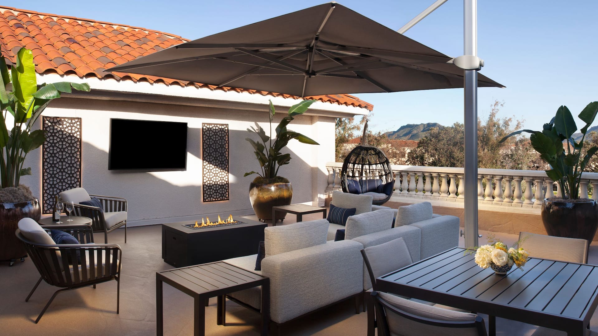 Hyatt Regency Westlake Promenade Suite Patio