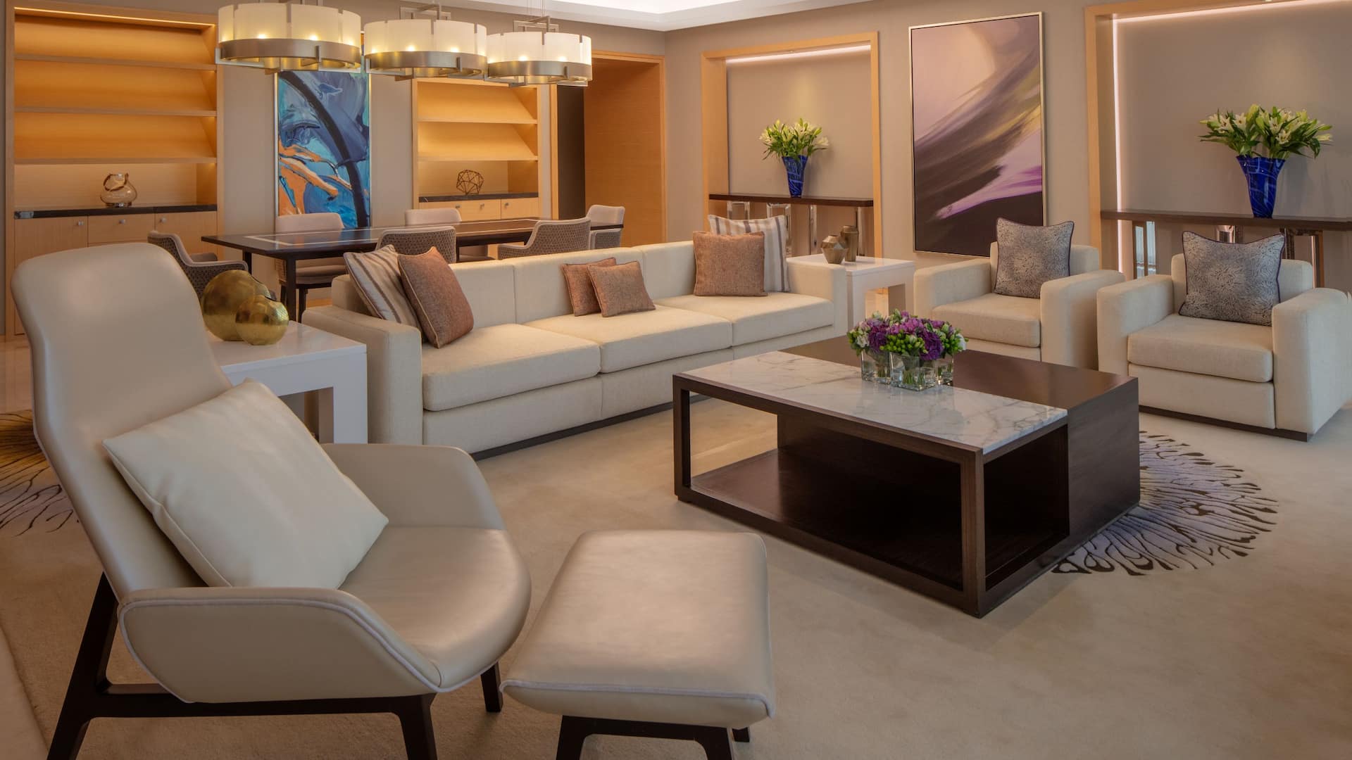 8 من 10 Hyatt Regency Riyadh Olaya Living Room Presidential Suite