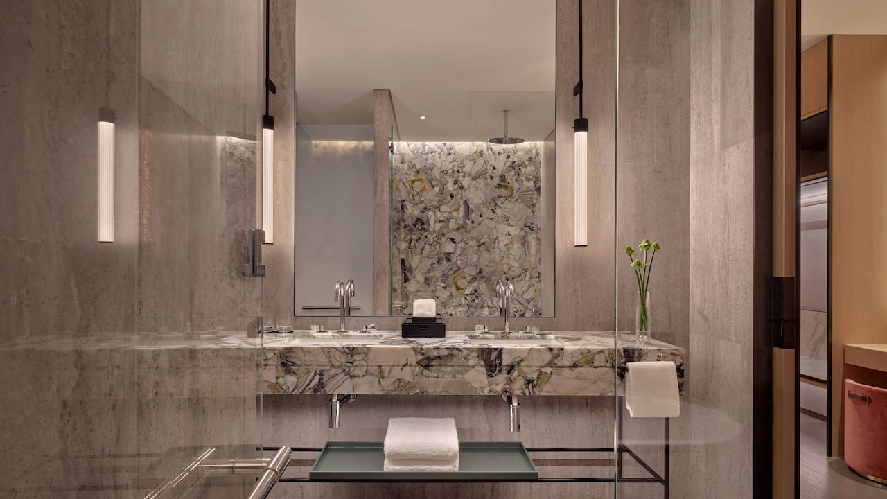 Park Suite Washroom