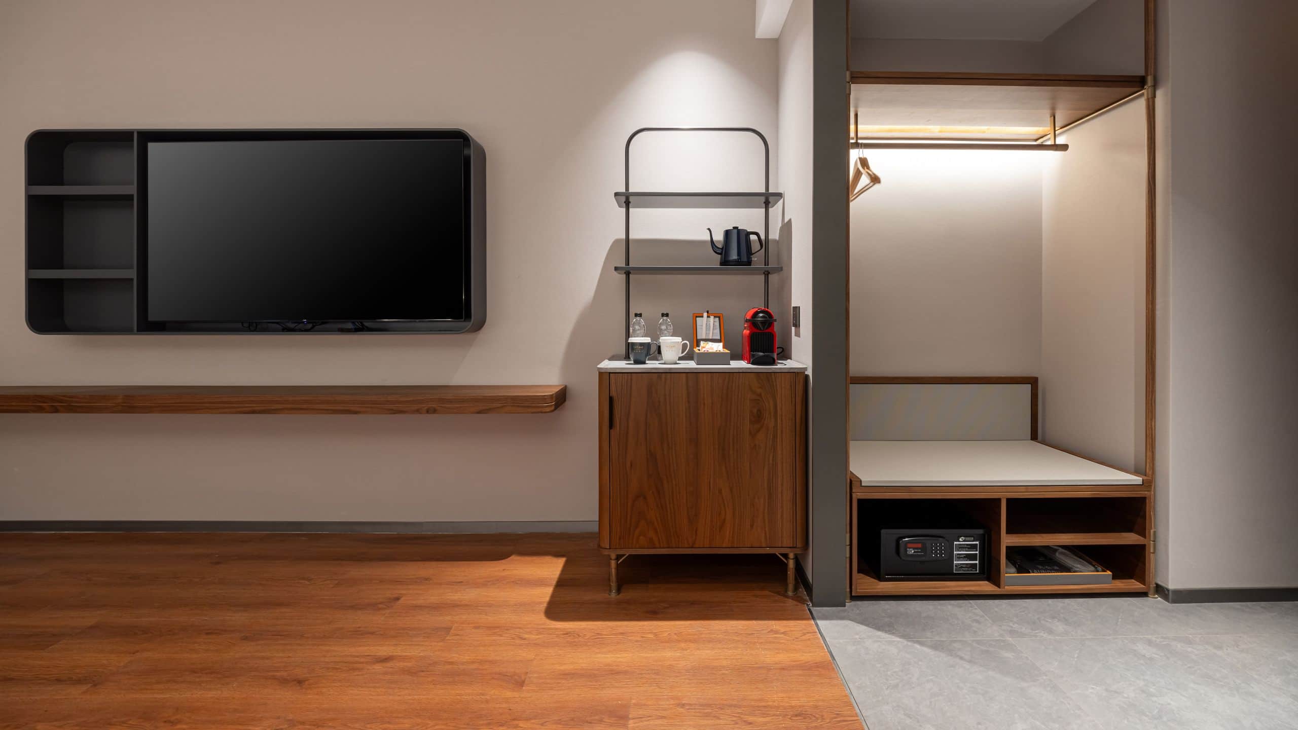 第 4，共 4 UrCove Tianjin West Railway Station Room Tv