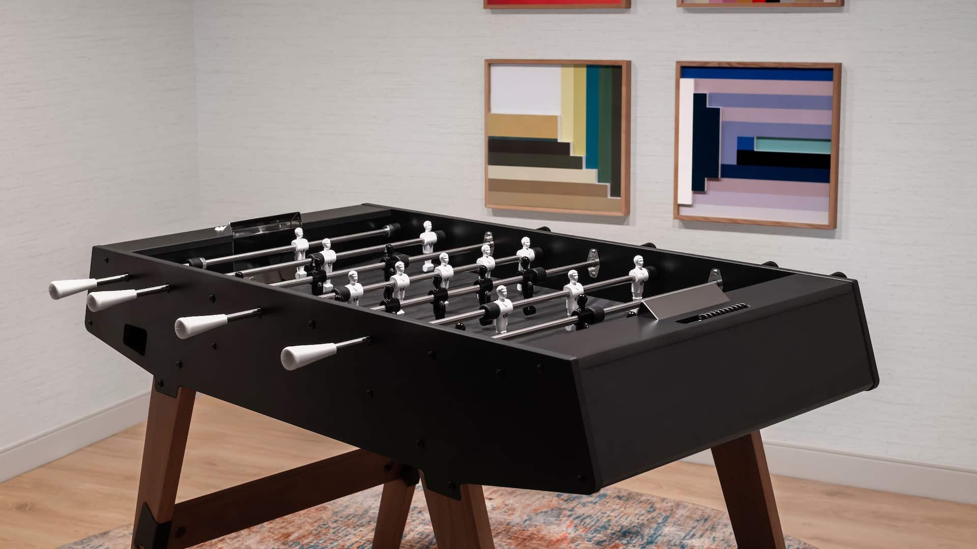 2 из 4 Hyatt Regency Irvine Penthouse Game Area