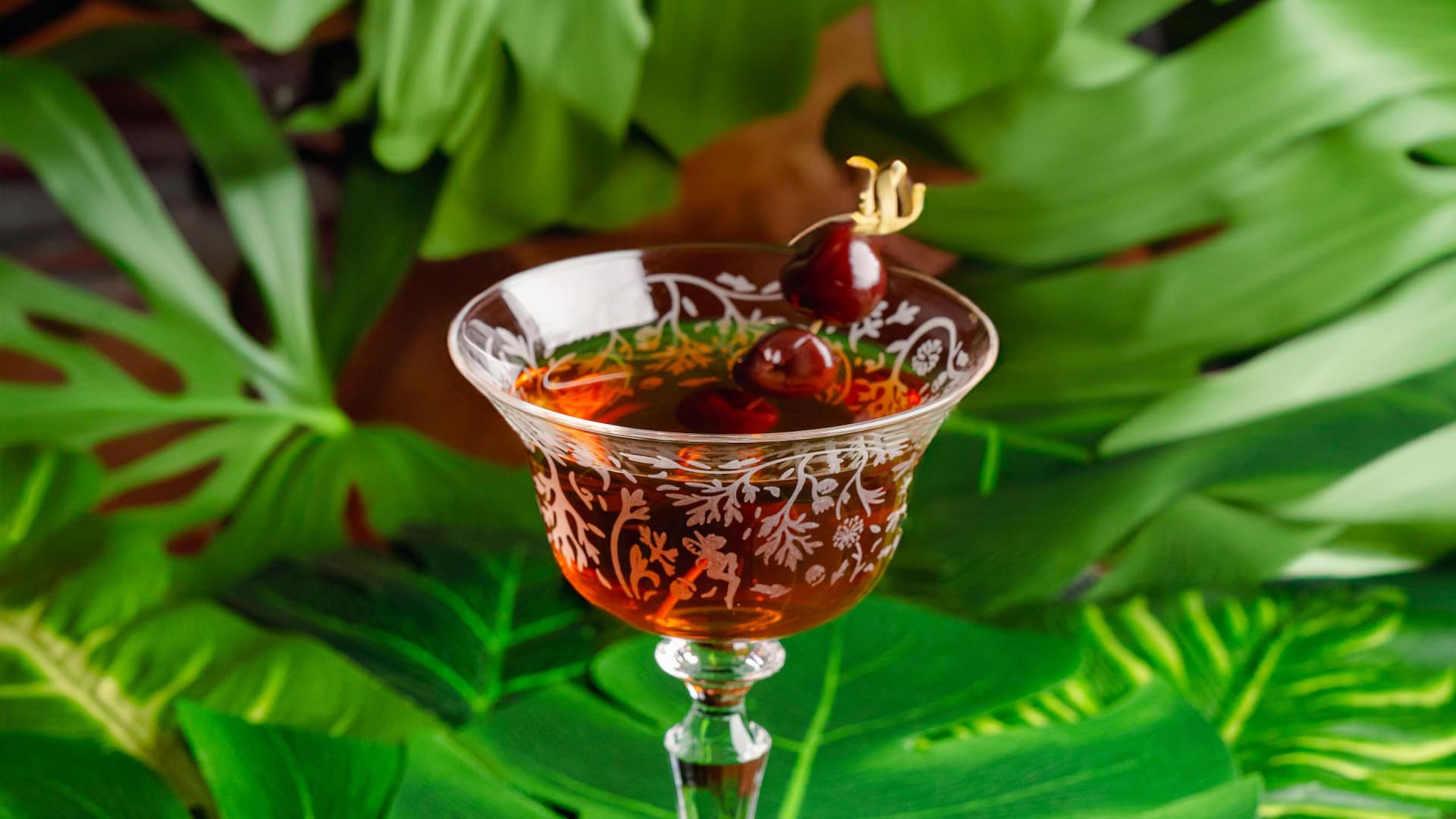 4 of 4 Hyatt Regency London Blackfriars The Leaf And Cane Amazonic Manhattan