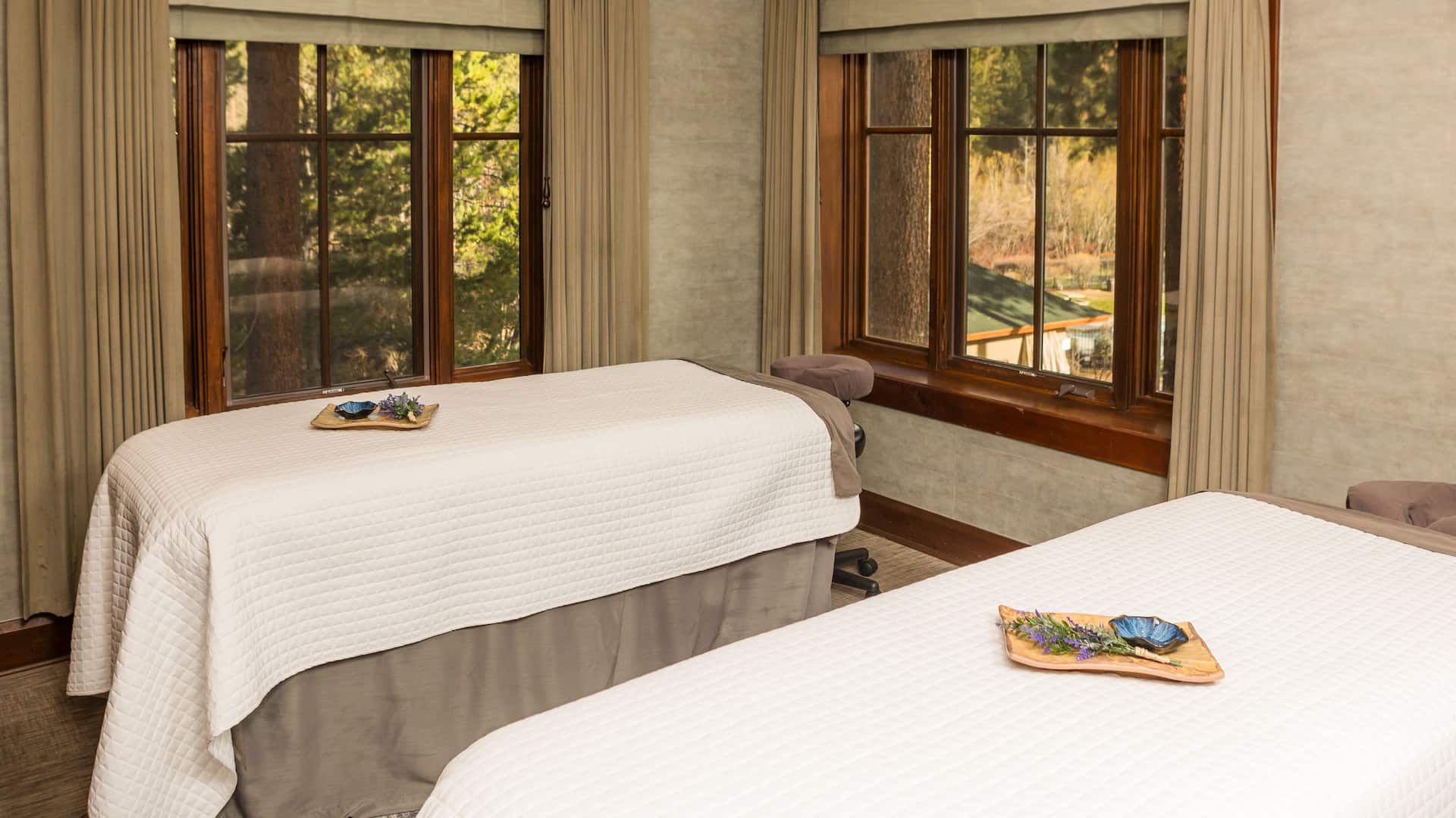 Hyatt Regency Lake Tahoe Resort, Spa and Casino Stillwater Spa Massage Tables