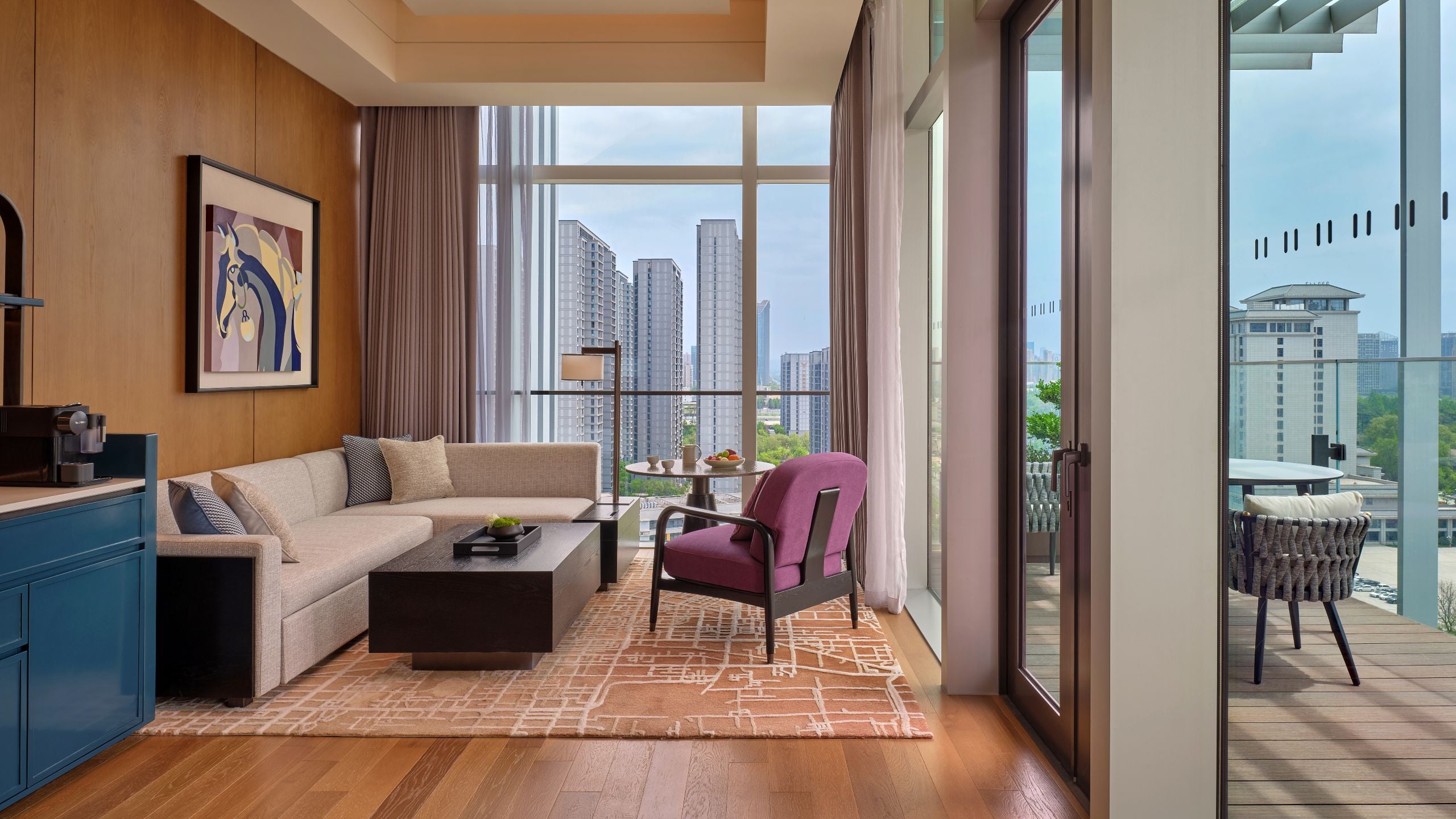 2 из 3 Hyatt Centric Gaoxin Xi’an Deluxe King Suite