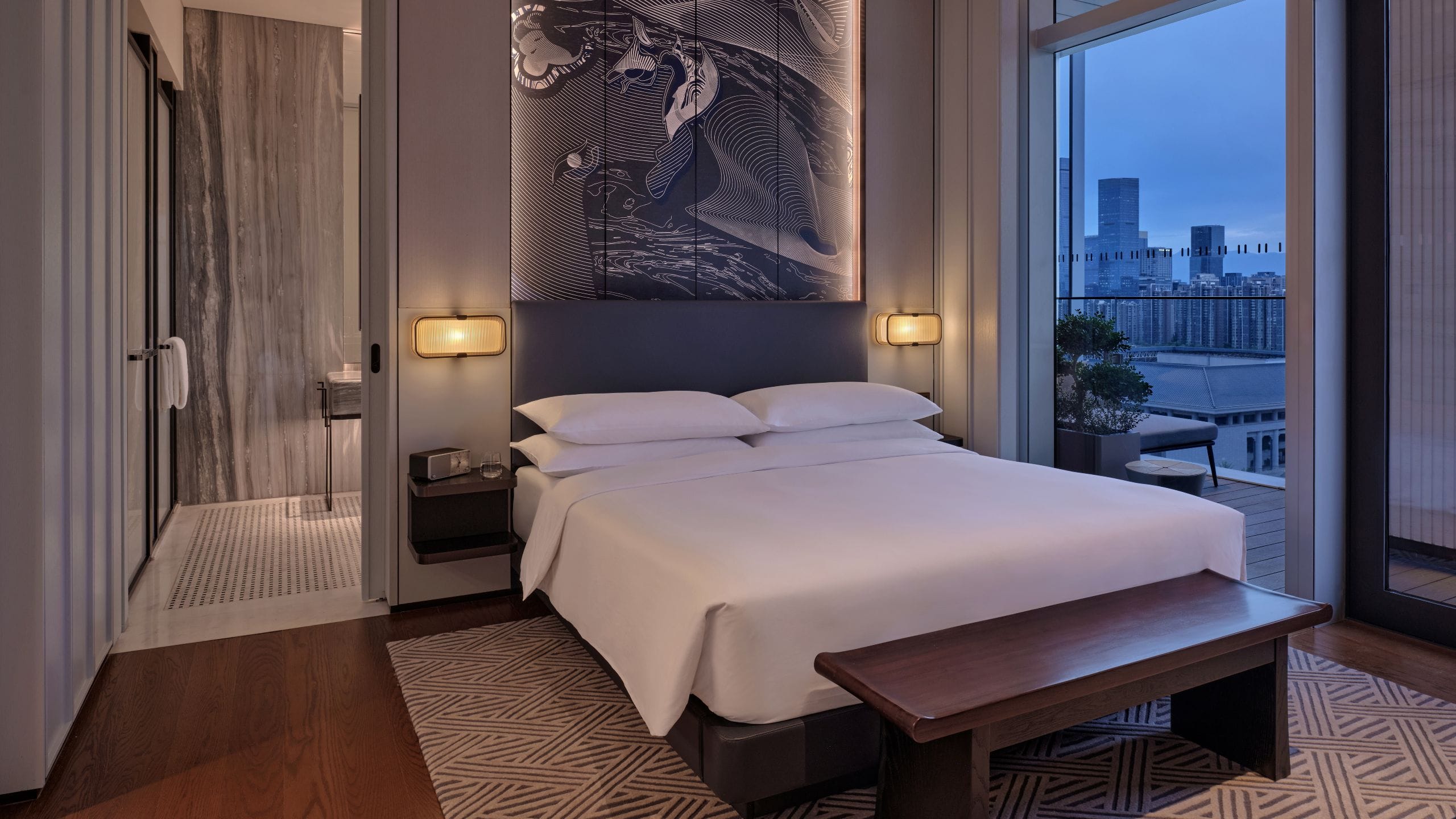 3 из 4 Hyatt Centric Gaoxin Xi’an Executive Suite Bedroom