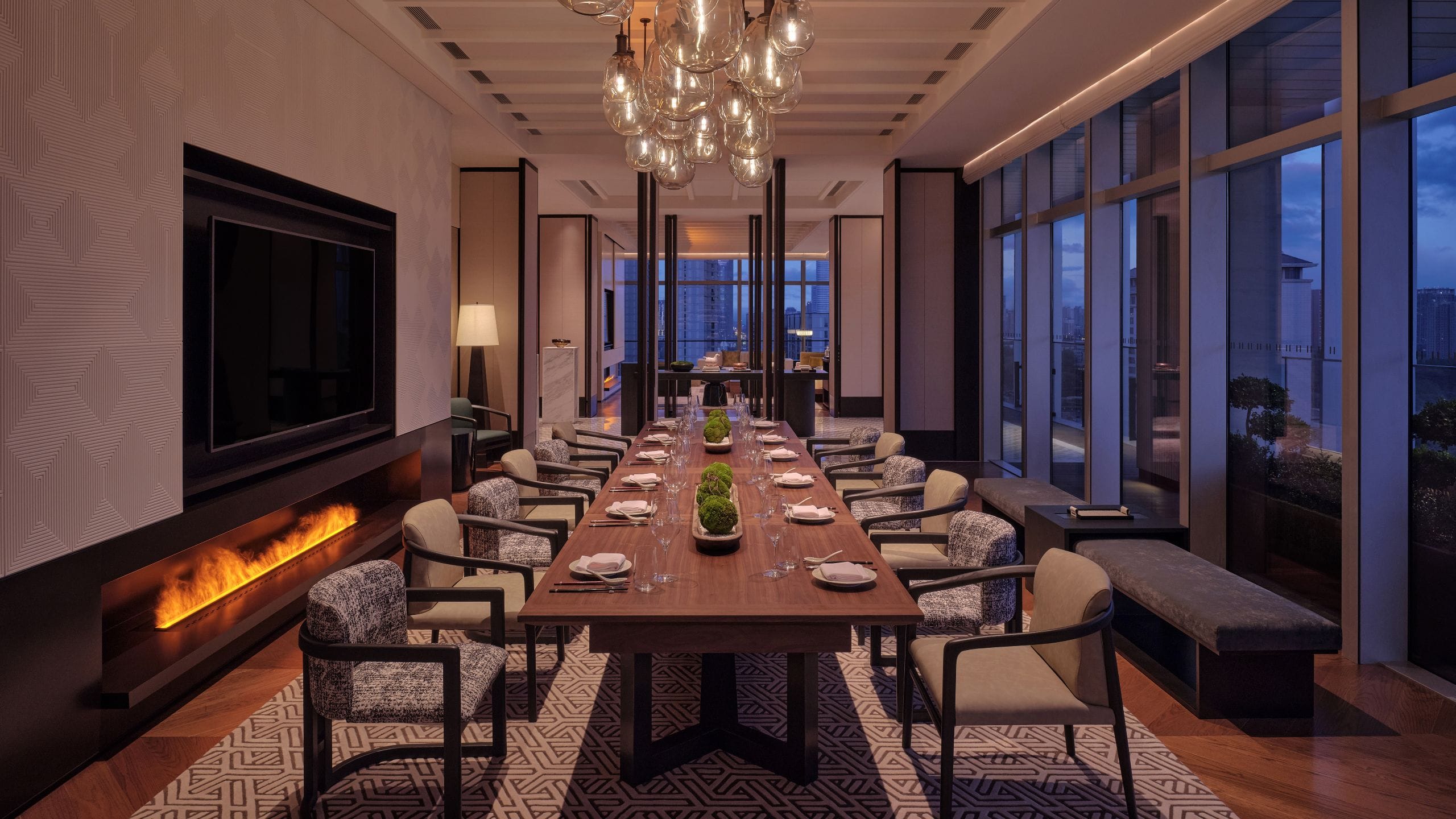 Hyatt Centric Gaoxin Xi’an Hospitality Suite Dining Room Night