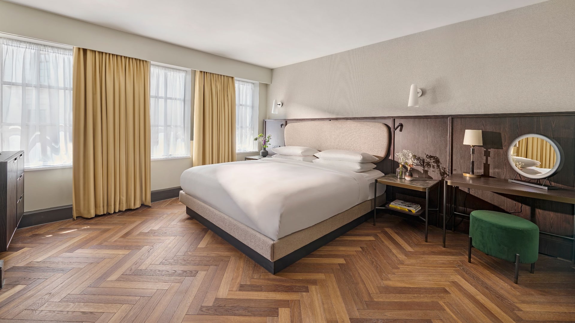 9 из 9 Hyatt Regency London Blackfriars Presidential Suite Bedroom
