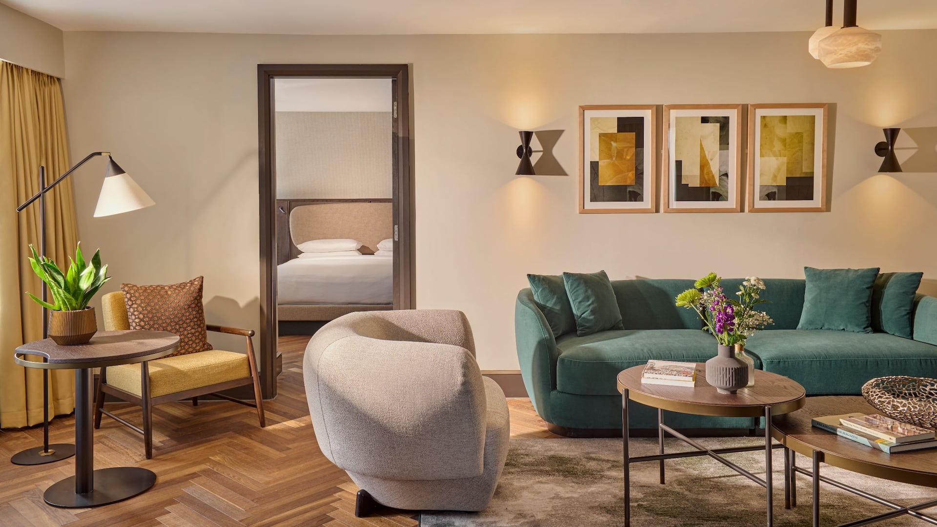7 из 9 Hyatt Regency London Blackfriars Presidential Suite Living Room Couch