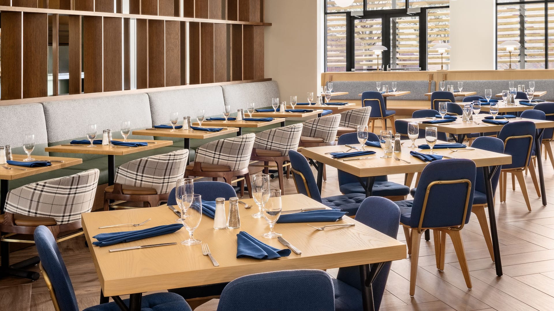 Hyatt Regency Coralville Hotel & Conference Center Watermill Kitchen Dining Room