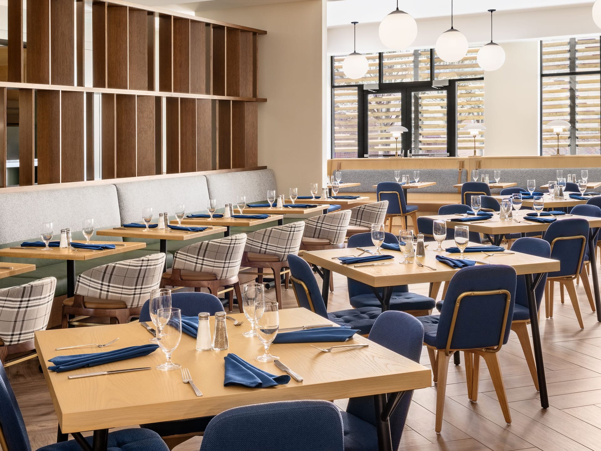 Hyatt Regency Coralville Hotel & Conference Center Watermill Kitchen Dining Room