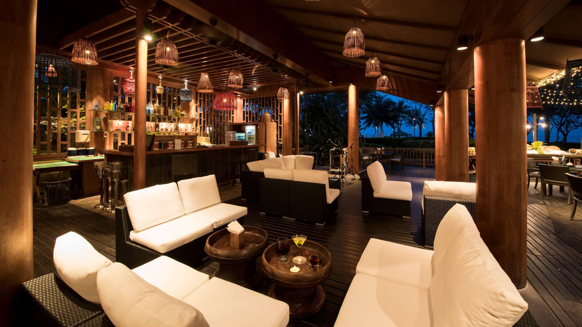 Hyatt Regency Hua Hin Fountain Bar Hero Cocktails