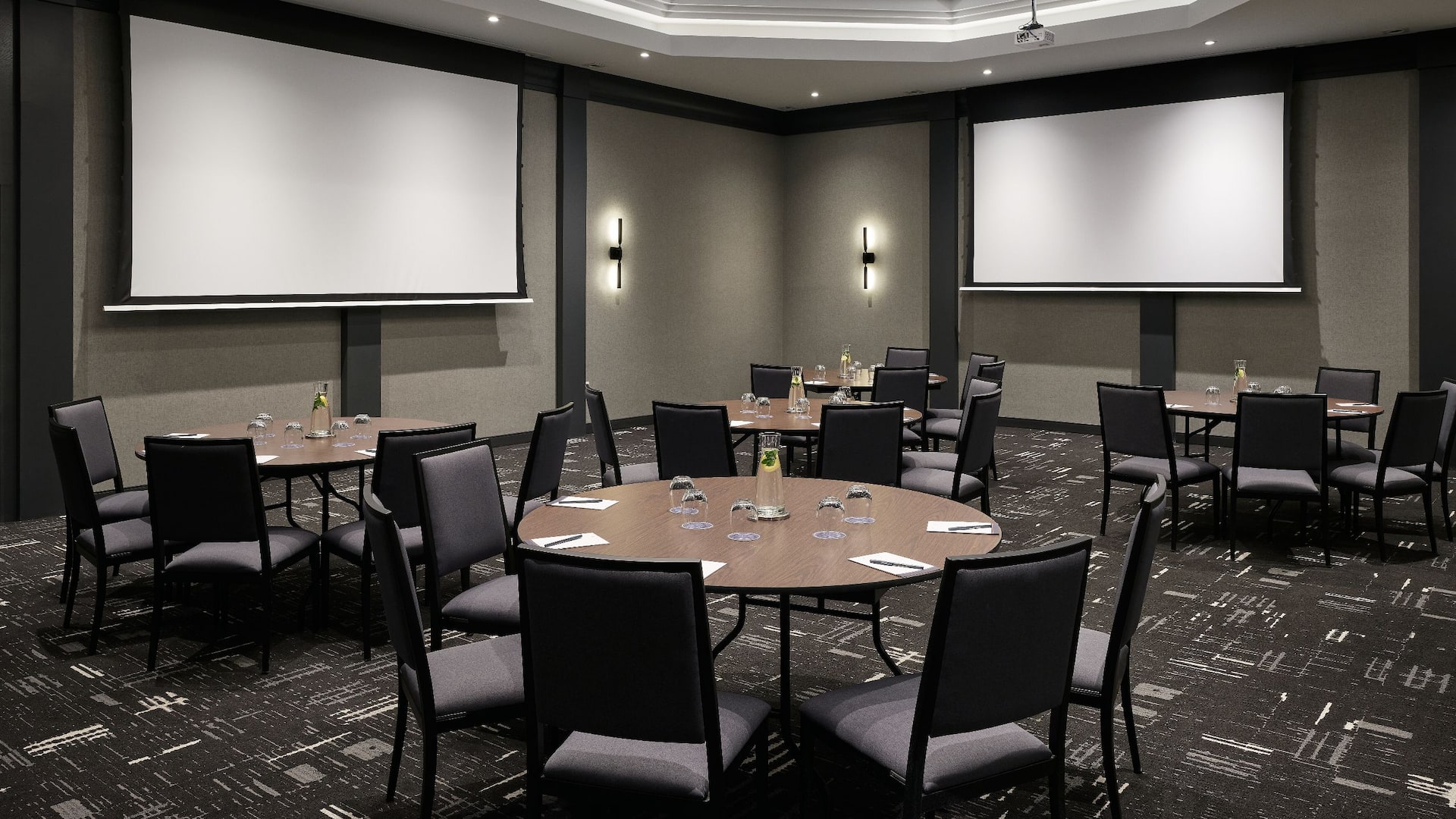1 of 1 Hyatt Place Montreal - Downtown Meeting Room Metropole A