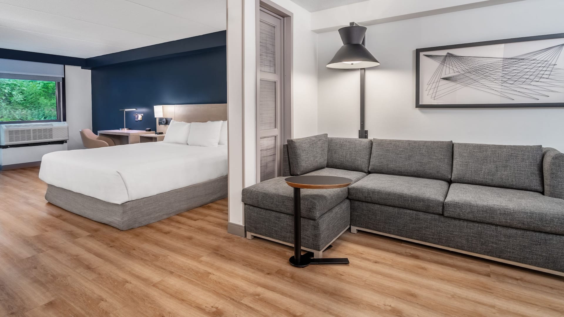 Hyatt Place Mystic Guestroom Accessible Tub Overview