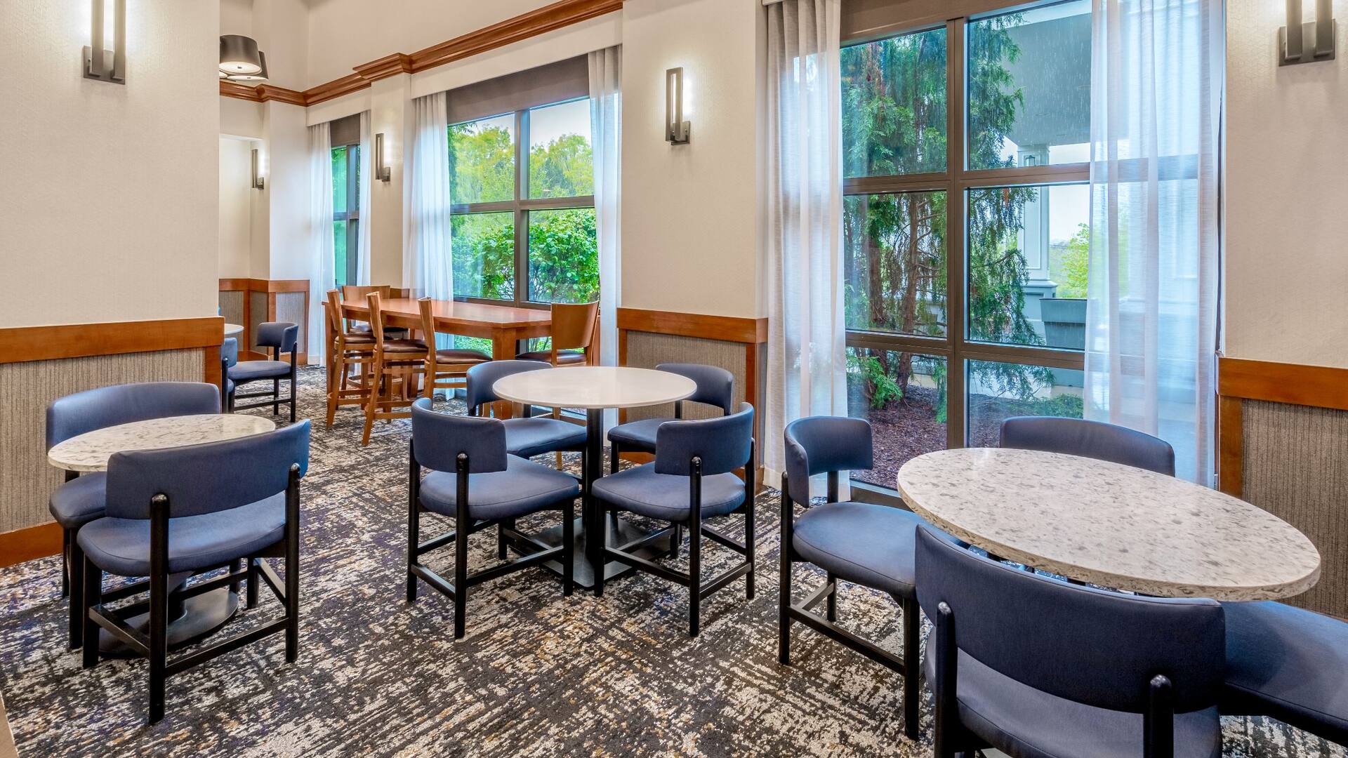 Hyatt Place Mystic Breakfast Seating