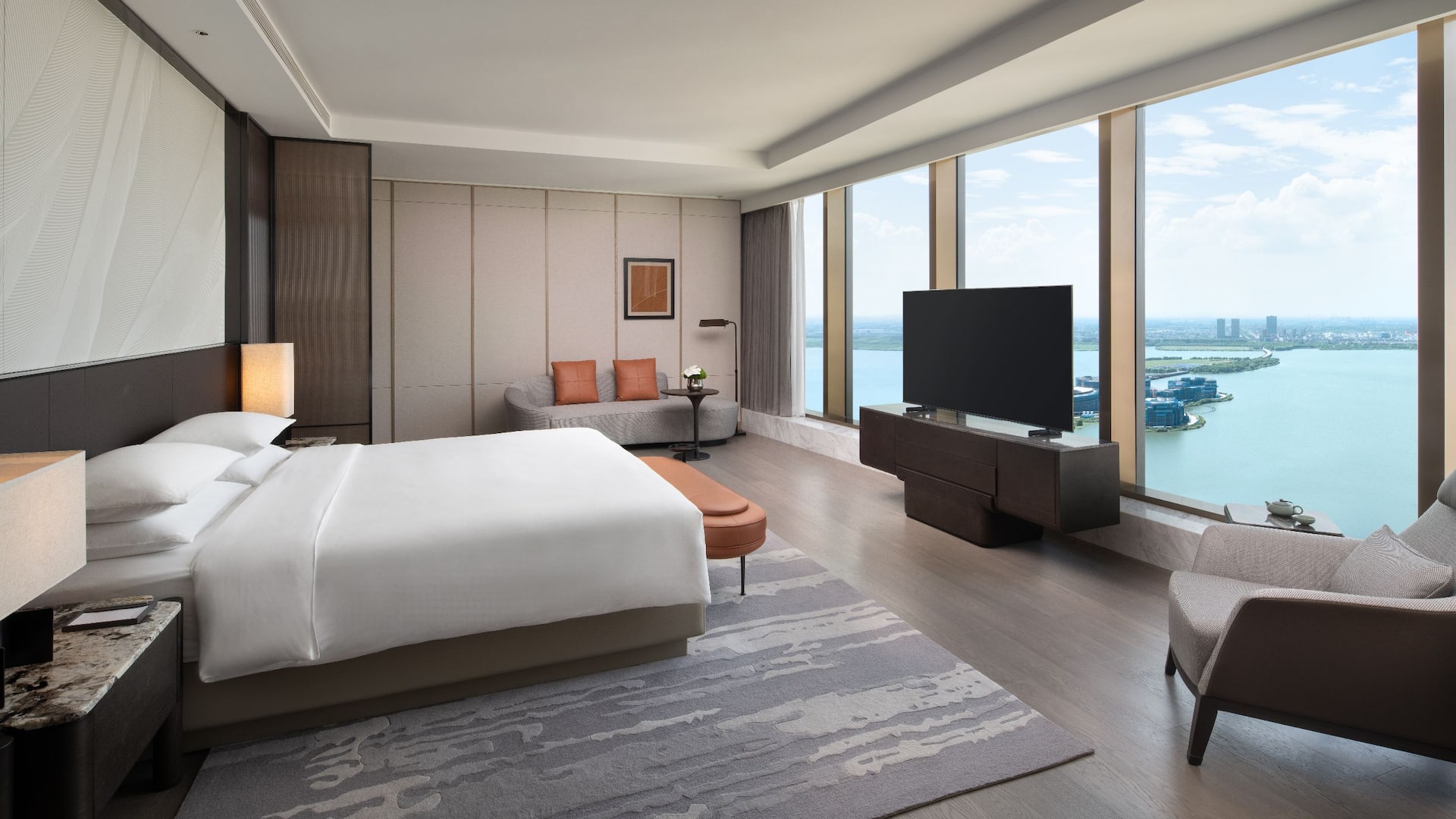 2 of 3 Hyatt Regency Changshu Kuncheng Lake Presidential Suite Guest Room Bed