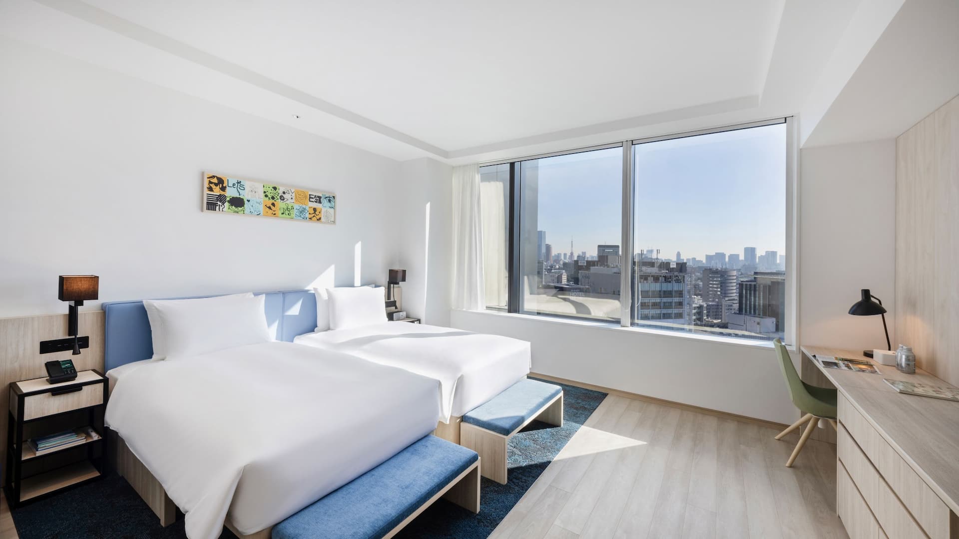 4 de 9 Hyatt House Tokyo Shibuya Twin Deluxe Guestroom Beds Window