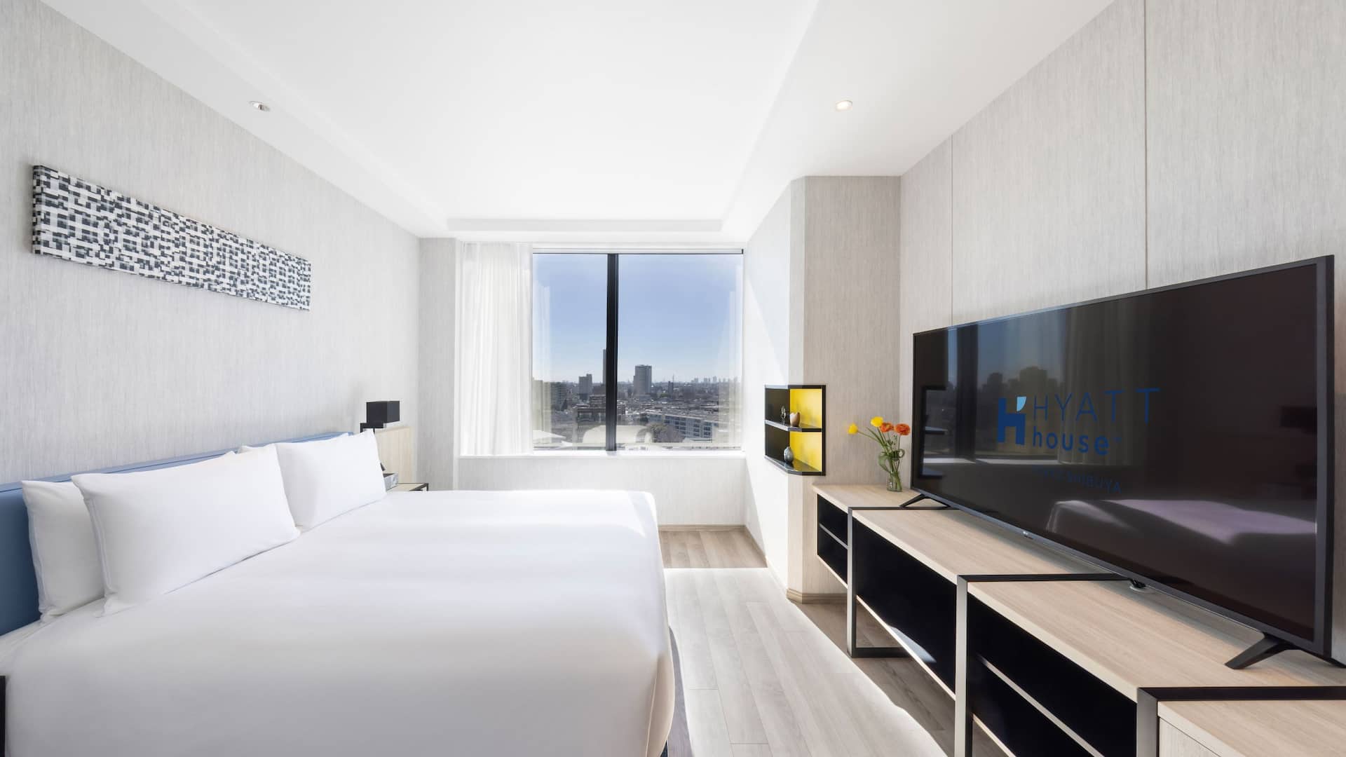 3 de 6 Hyatt House Tokyo Shibuya King Suite Deluxe Bedroom