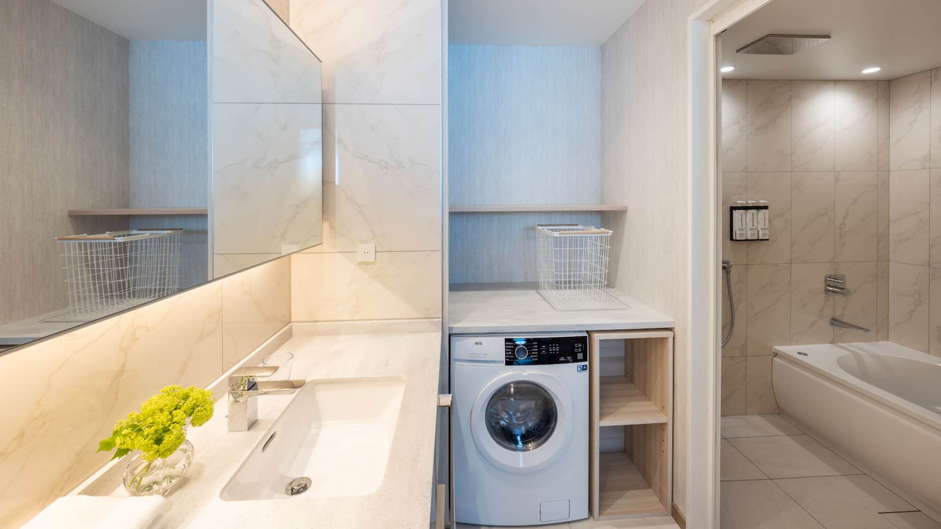 4 de 6 Hyatt House Tokyo Shibuya King Suite Deluxe Bathroom