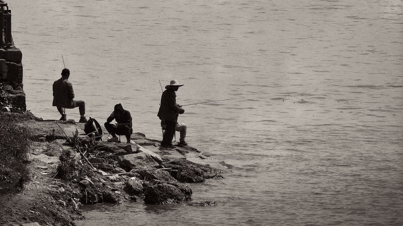 Destination Xiang River Black And White