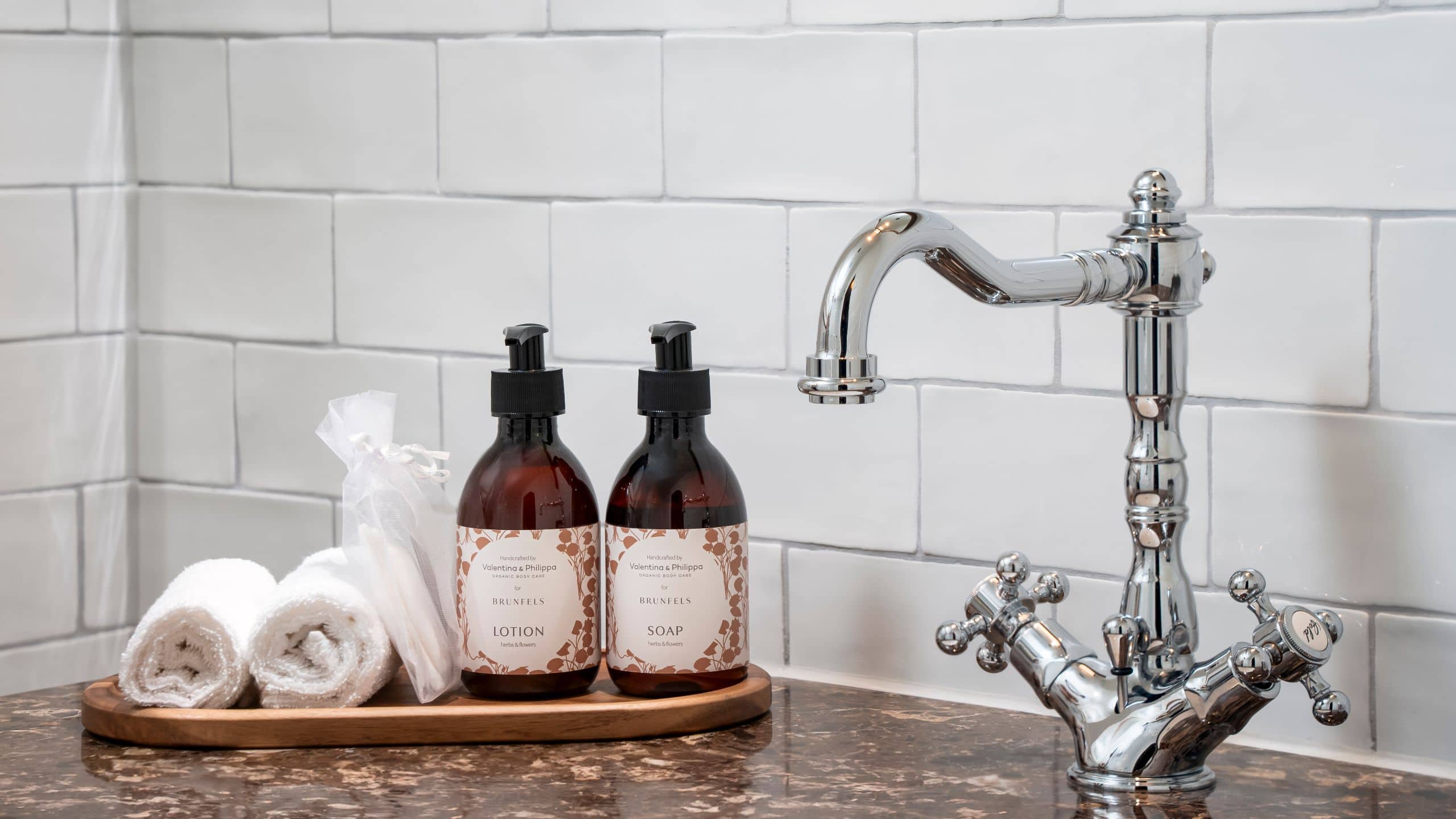 4 de 5 Brunfels Hotel Bathroom Amenities