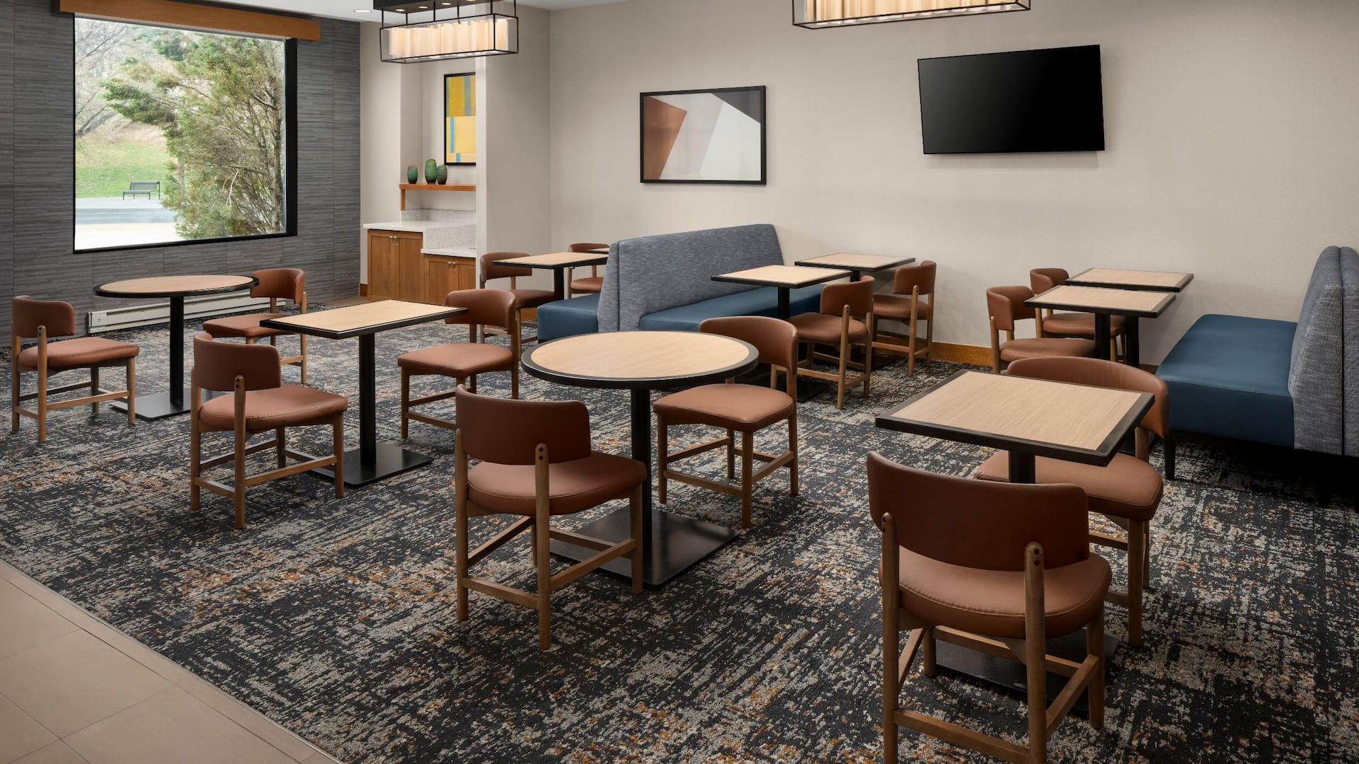 Hyatt Place Denver/Cherry Creek Breakfast Seating Wide