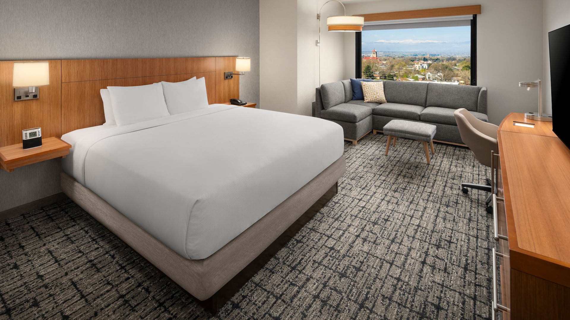 1 de 6 Hyatt Place Denver/Cherry Creek Vwk King Guest Room Mountain View