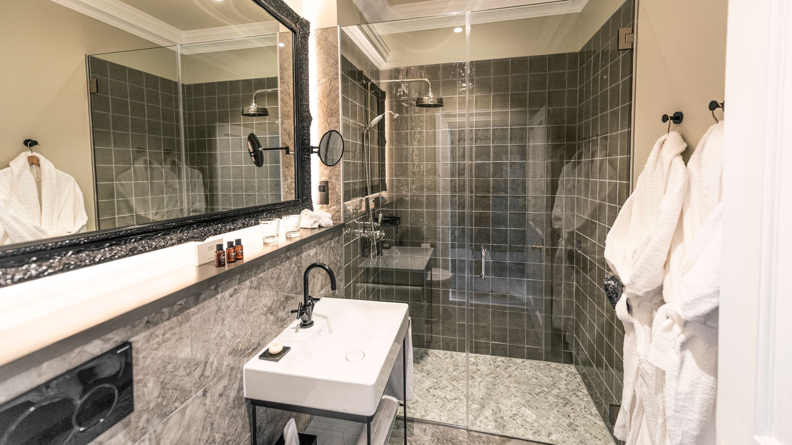 第 4，共 4 SCHLOSS Roxburghe Castle King Deluxe Bathroom