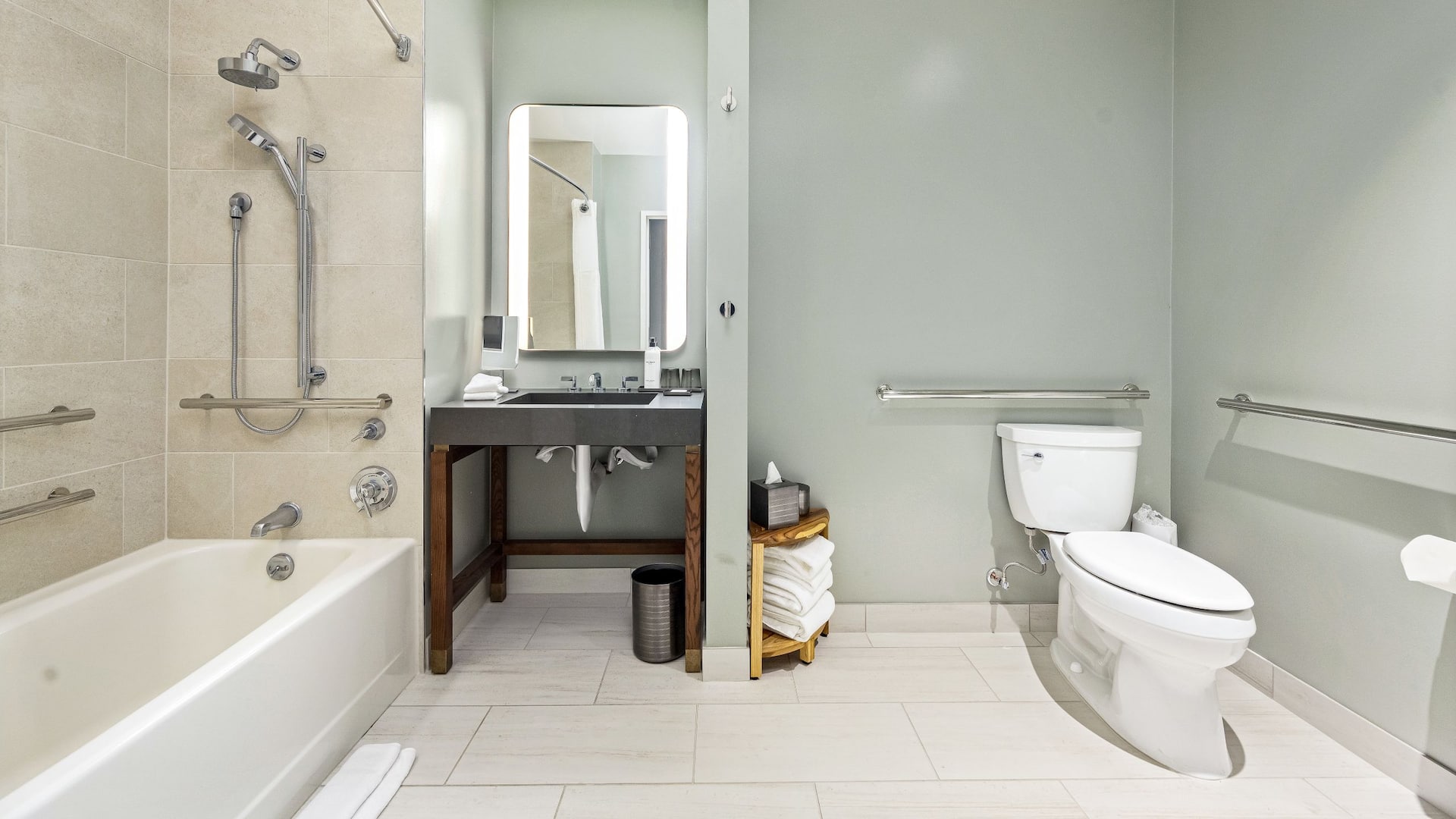 3/3 Grand Hyatt Indian Wells Resort & Villas Ada Tub