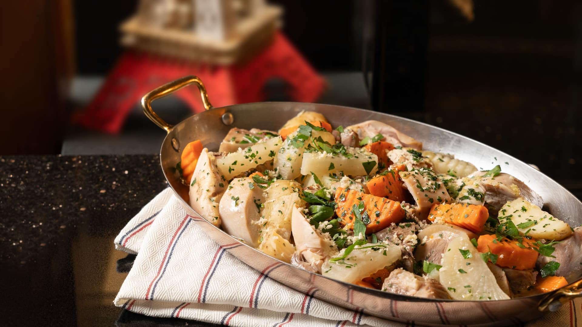 Grand Hyatt Hong Kong Tiffin Pot Au Feu