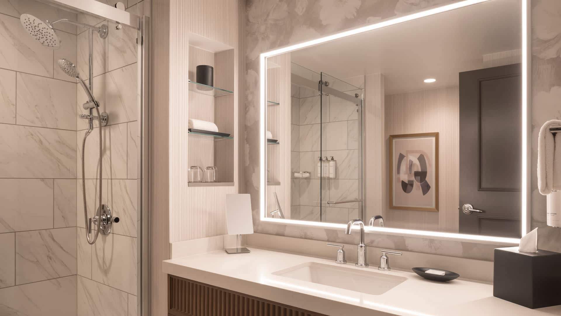 2 de 5 Grand Hyatt Atlanta in Buckhead 1 King Bed Club Access Bathroom