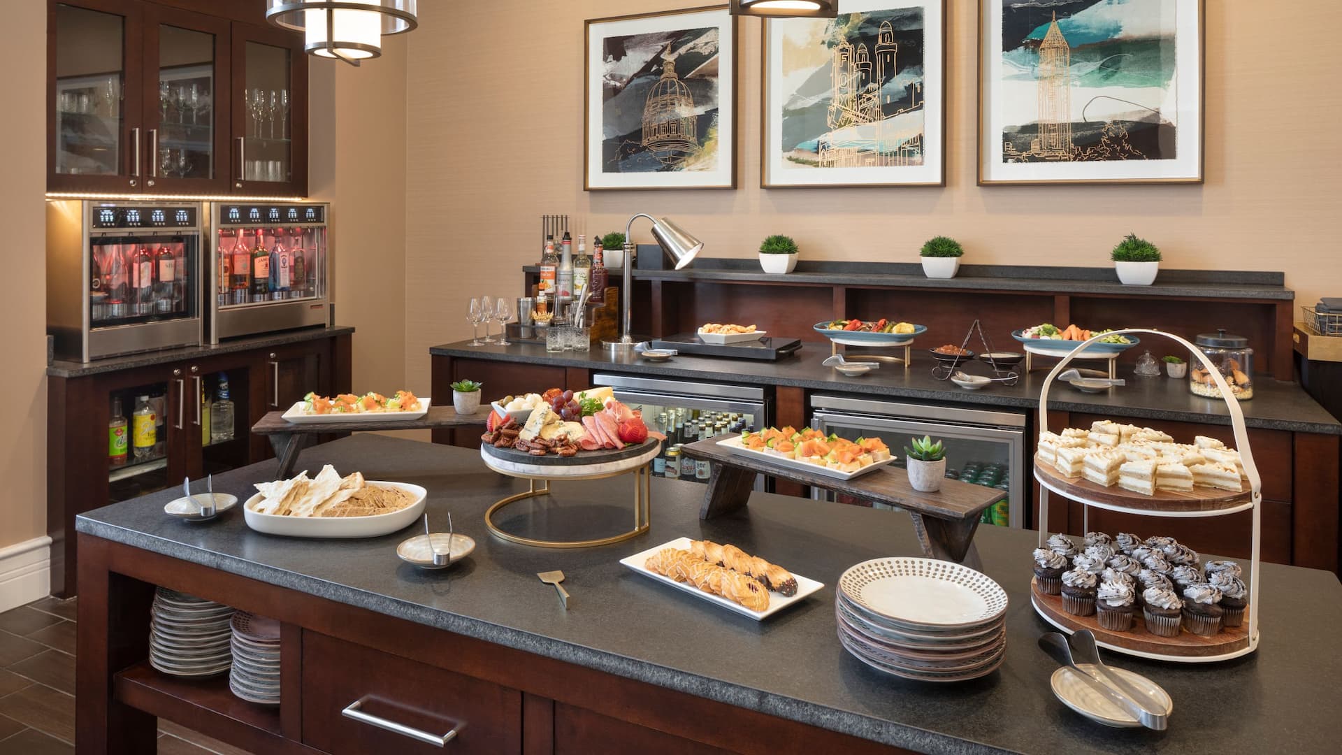 4 de 5 Grand Hyatt Atlanta in Buckhead Grand Club Evening Full Spread
