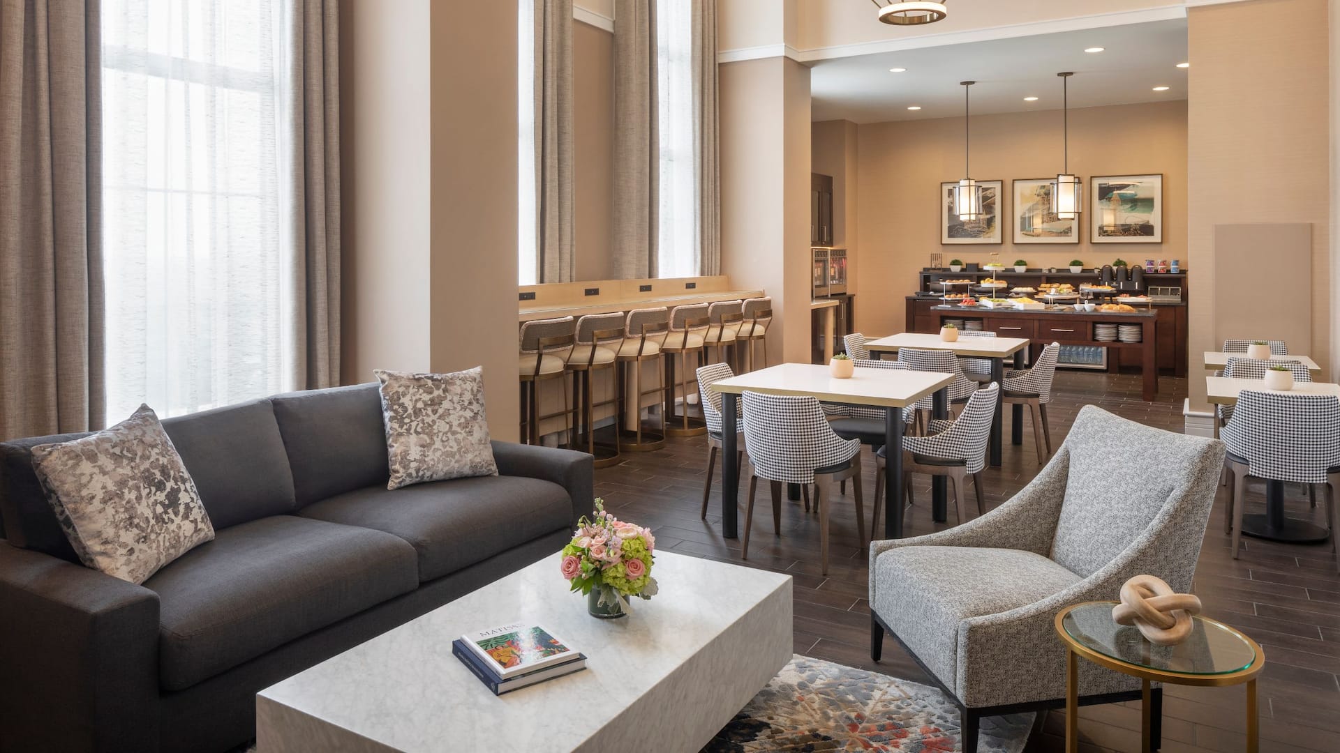 5 de 5 Grand Hyatt Atlanta in Buckhead Grand Club Wide Full View