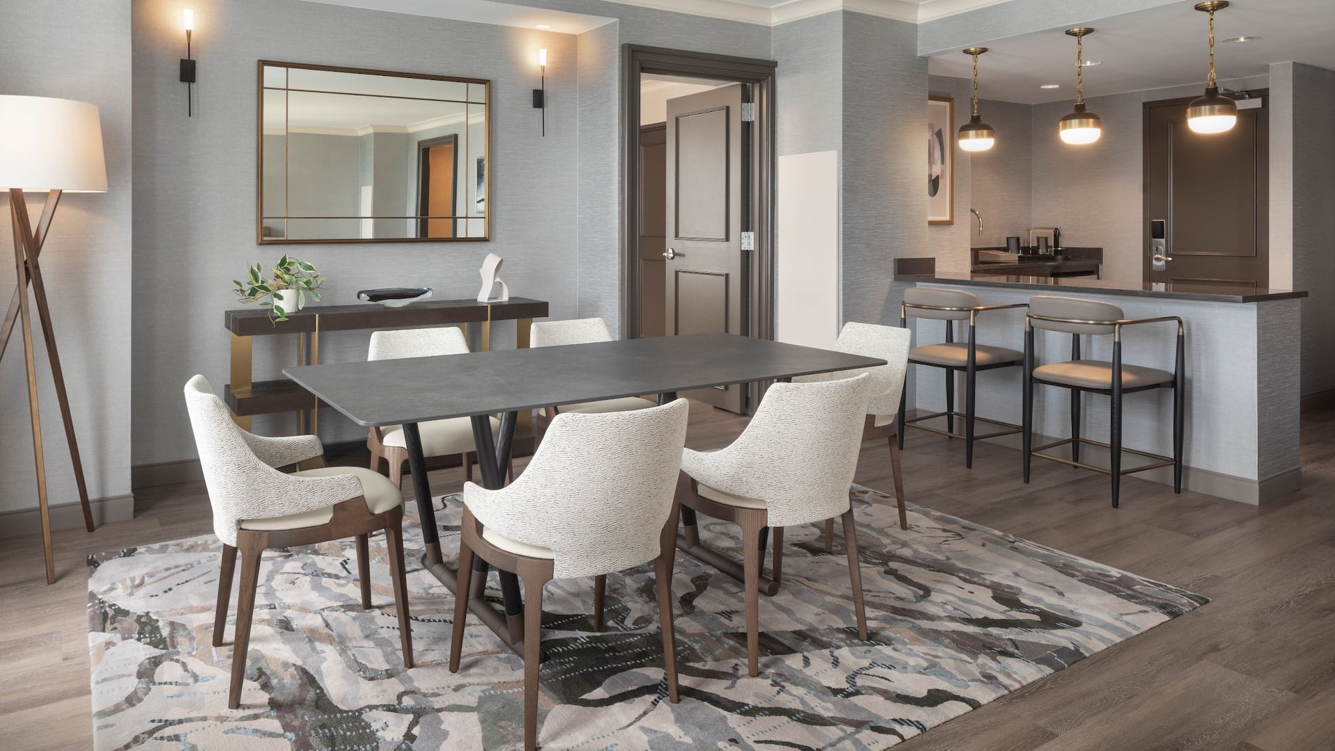 4 de 4 Grand Hyatt Atlanta in Buckhead Luxury Suite Dining To Kitchen