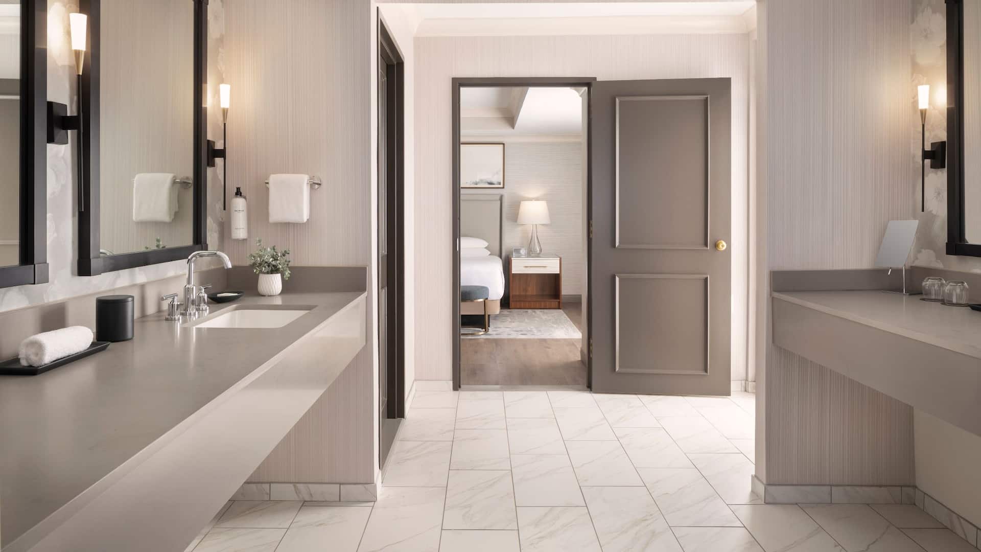6 de 7 Grand Hyatt Atlanta in Buckhead Presidential Suite Vanity