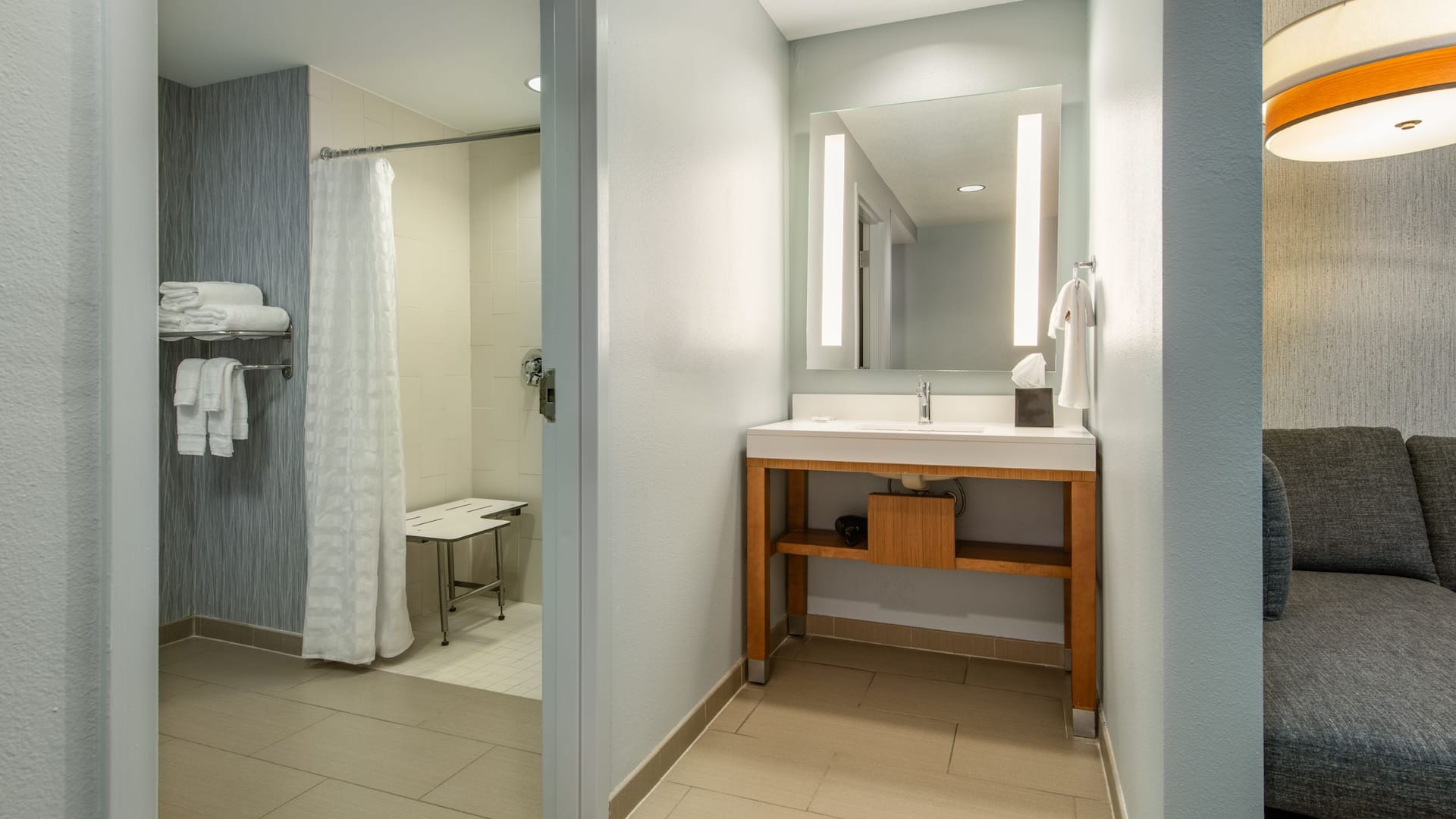3 von 4 Hyatt Place Dewey Beach Ada King Shower