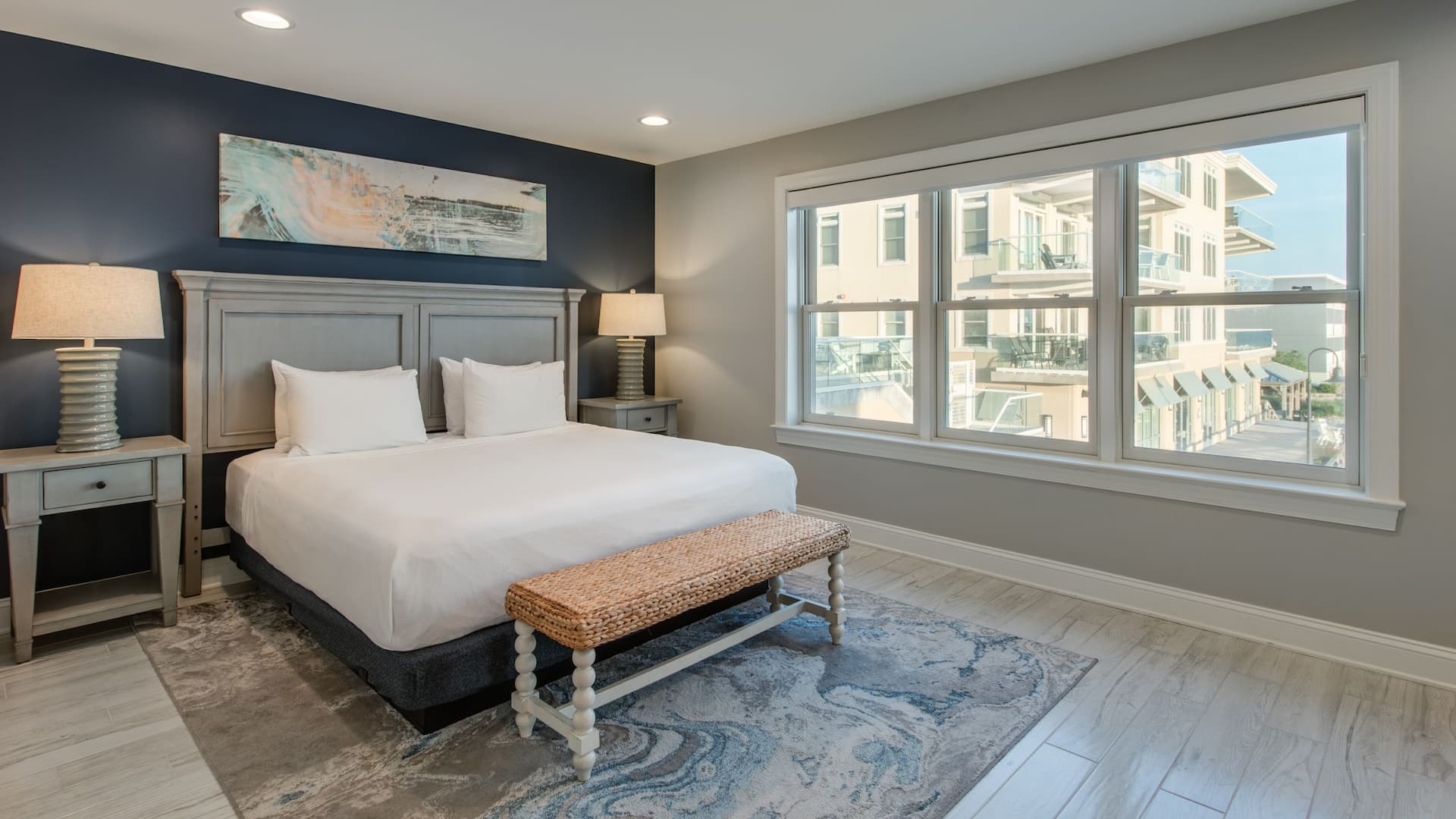 3 von 6 Hyatt Place Dewey Beach Bayfront Bedroom Qnqn Bed