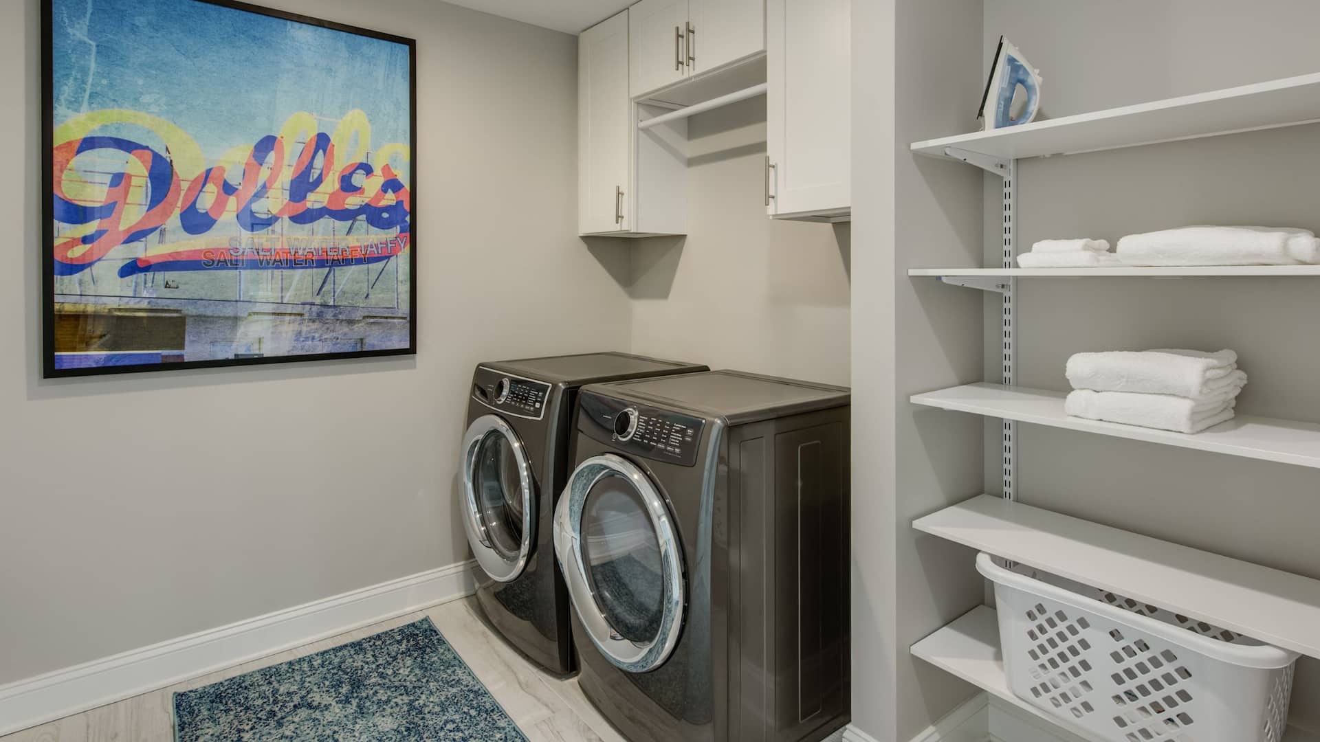 5 von 6 Hyatt Place Dewey Beach Bayfront Bedroom Qnqn Laundry