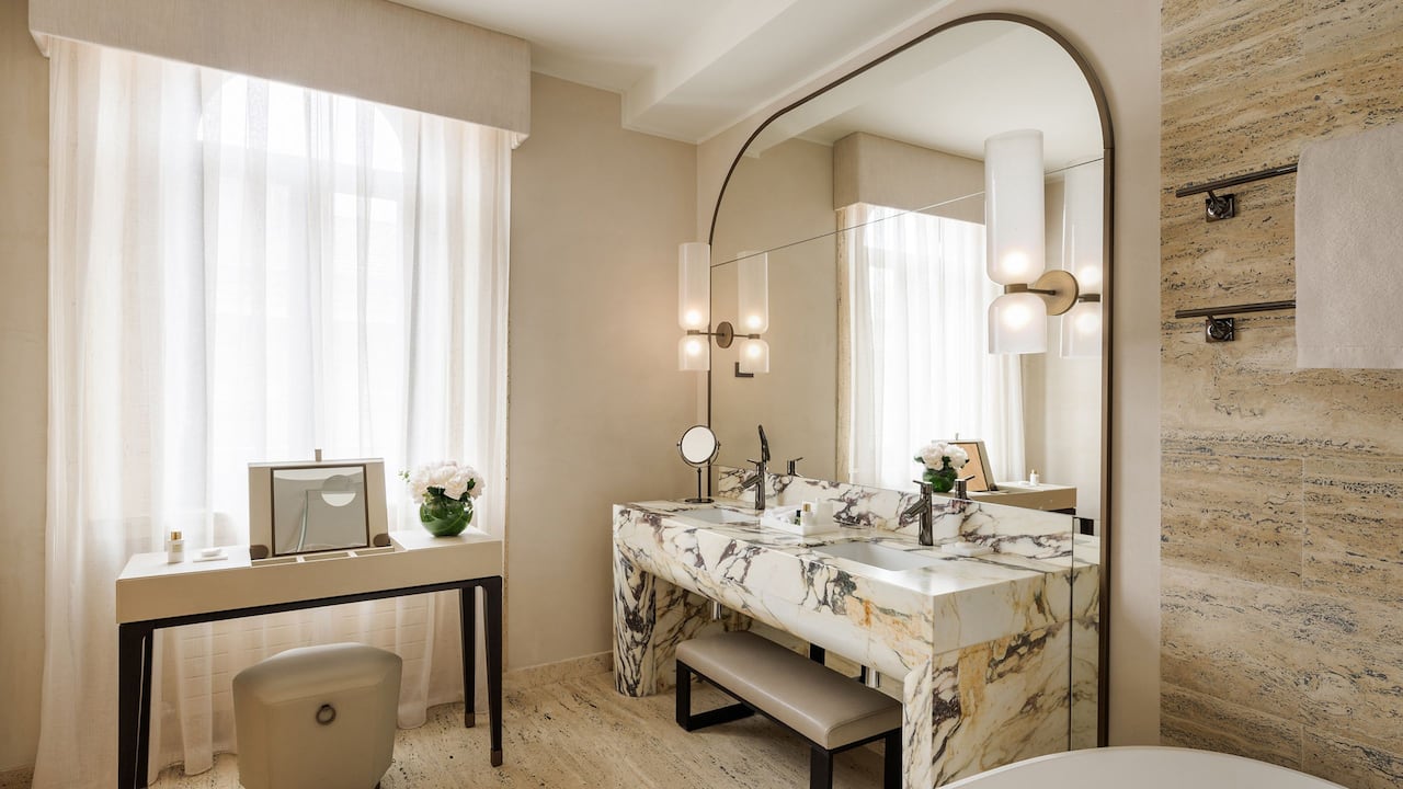 Terrace Suite Bathroom