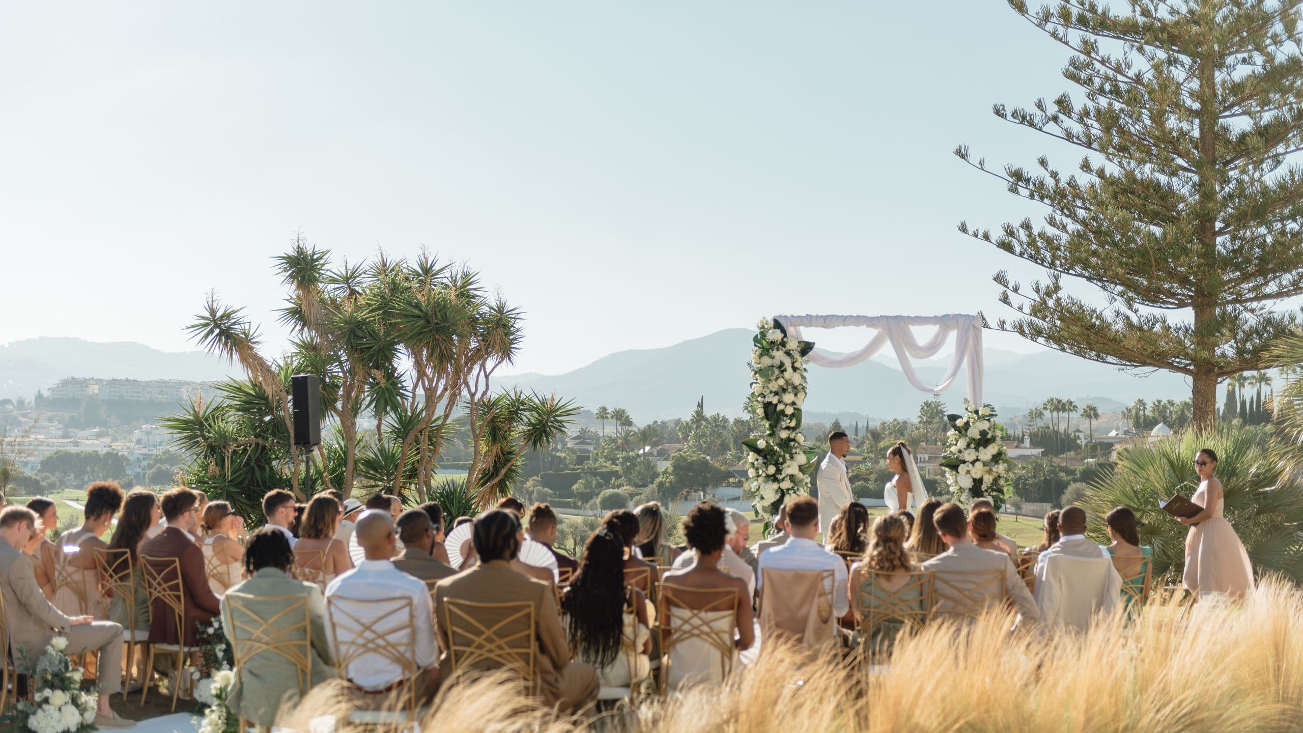 La Zambra Resort Boda Novios Ceremonia Lejos