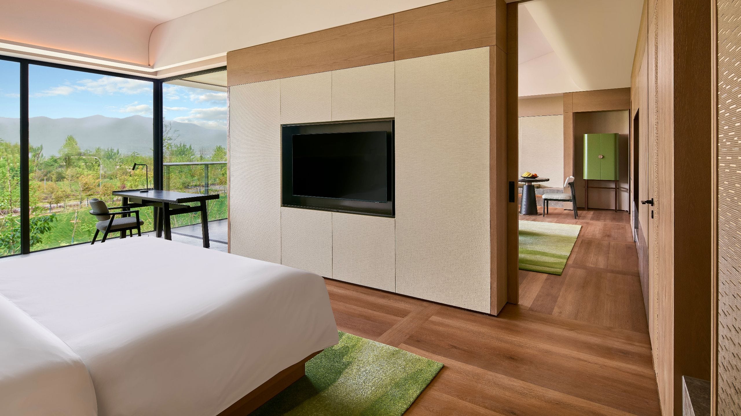 2 of 2 Yada Xishan Hotel Yixing Deluxe Suite King
