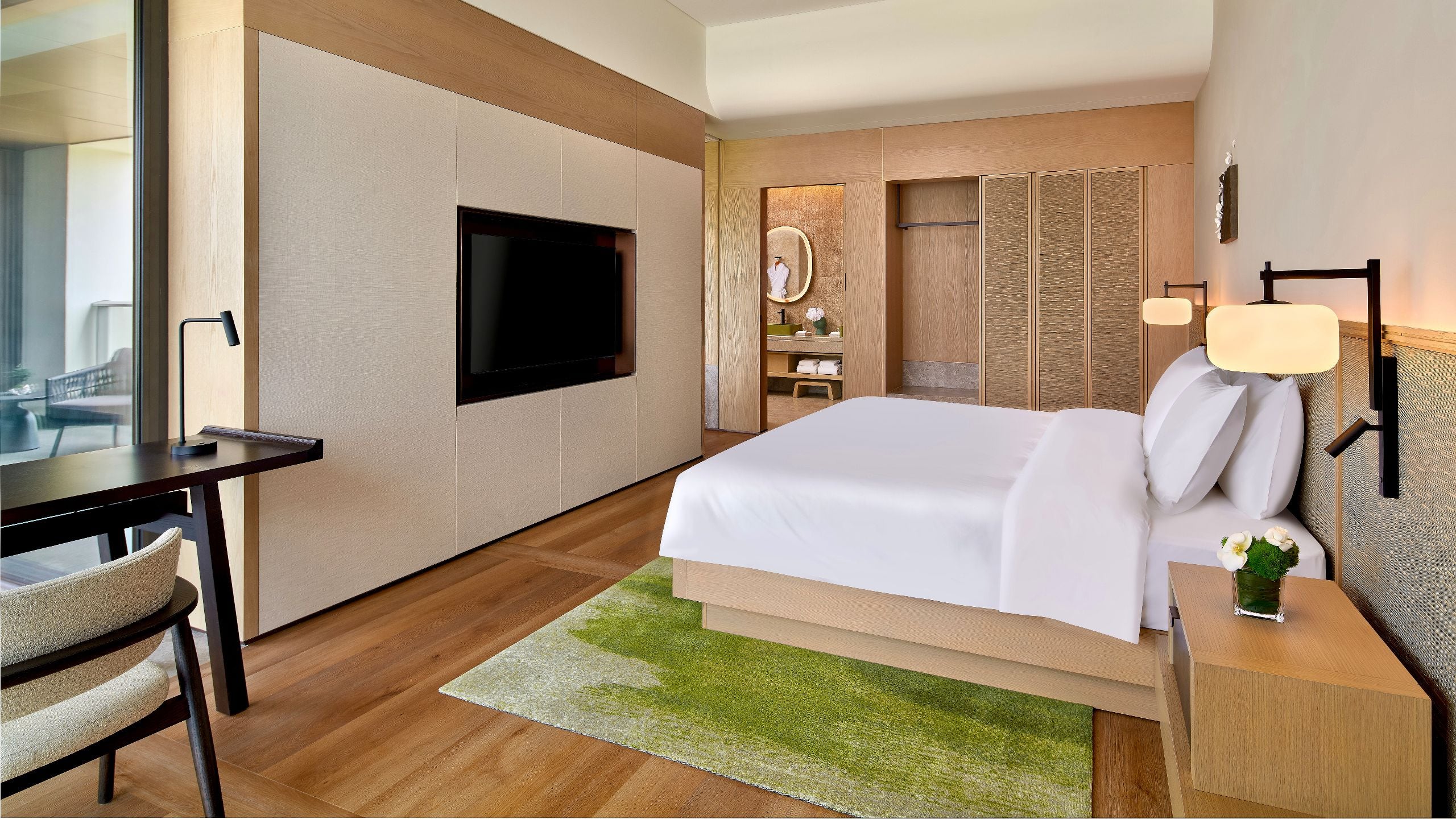 2 of 2 Yada Xishan Hotel Yixing Deluxe Suite King Balcony