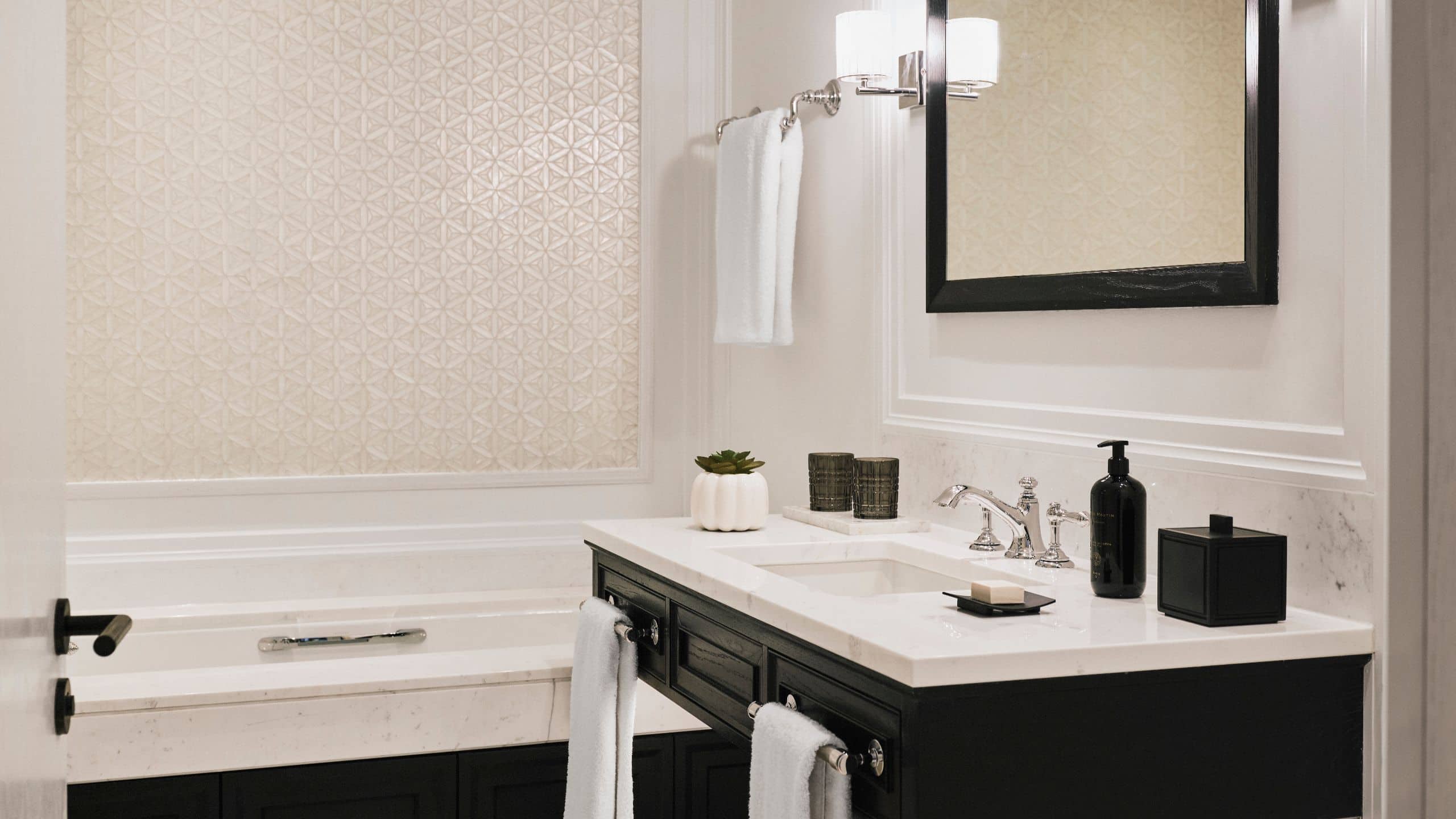 第 5，共 5 Park Hyatt London River Thames Room King Bathroom Bathtub