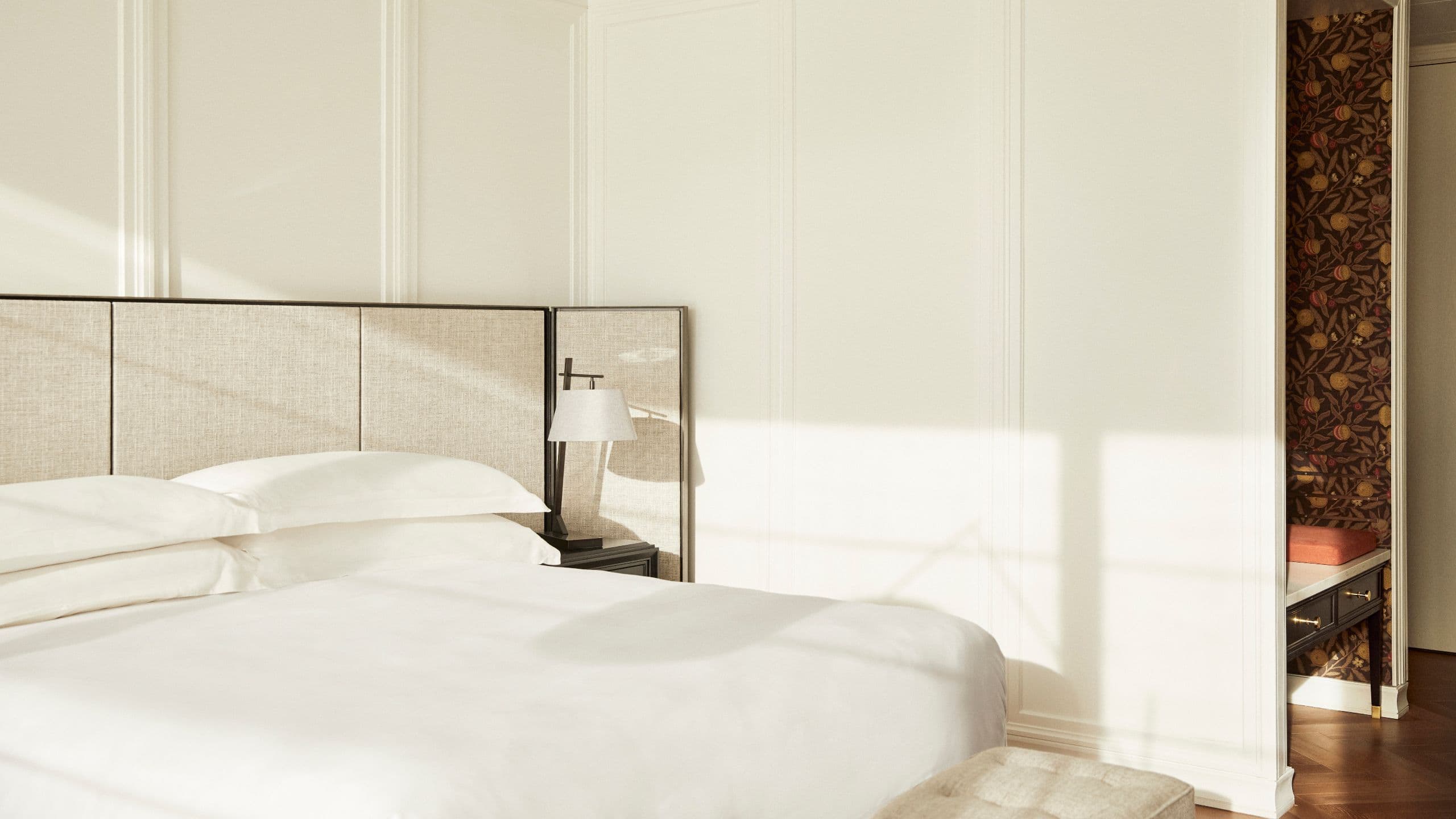 第 1，共 5 Park Hyatt London River Thames Room King Bed