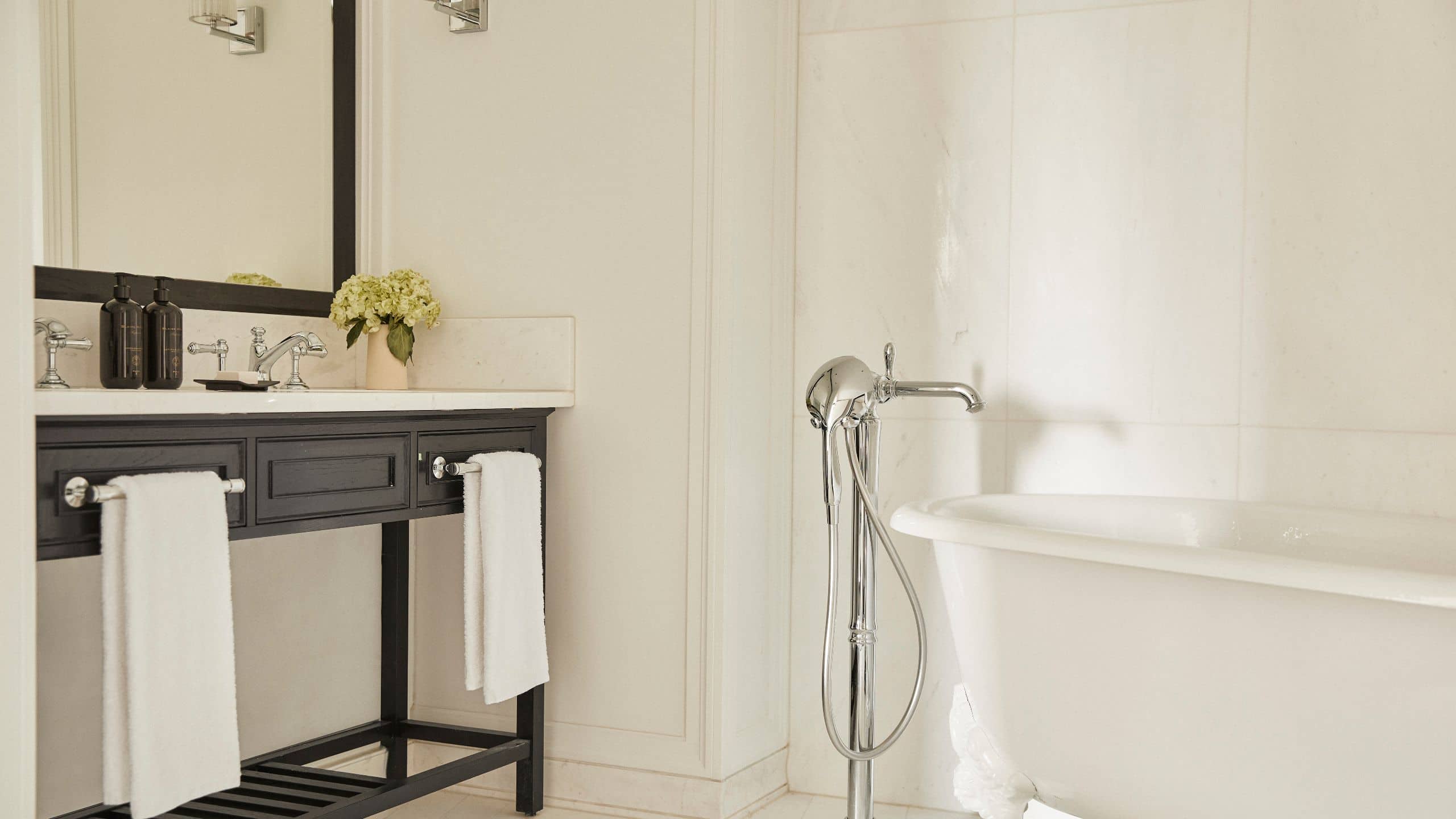 第 3，共 6 Park Hyatt London River Thames Suite Park Bathroom