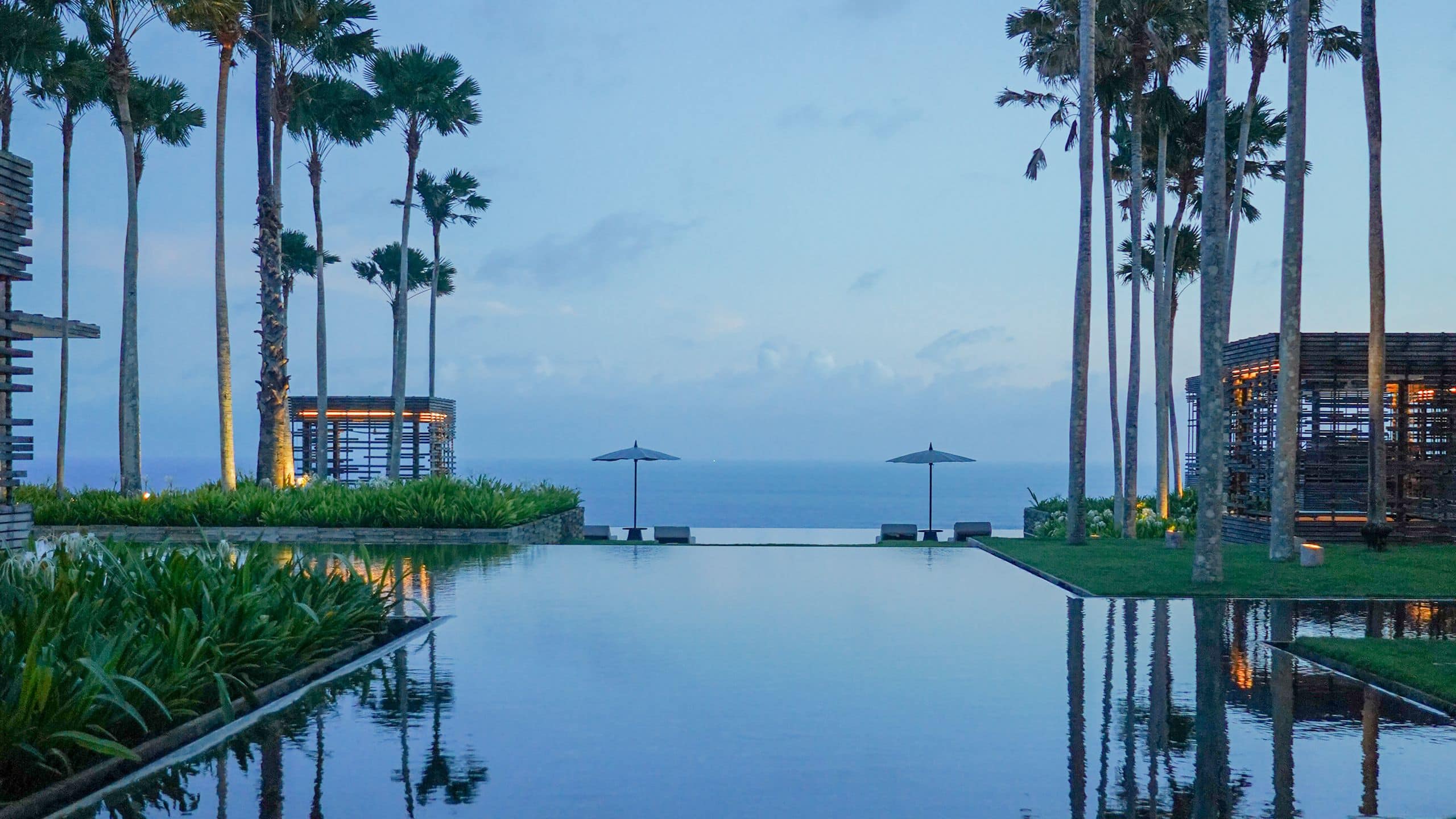Alila Villas Uluwatu Main Lobby Dusk Blue