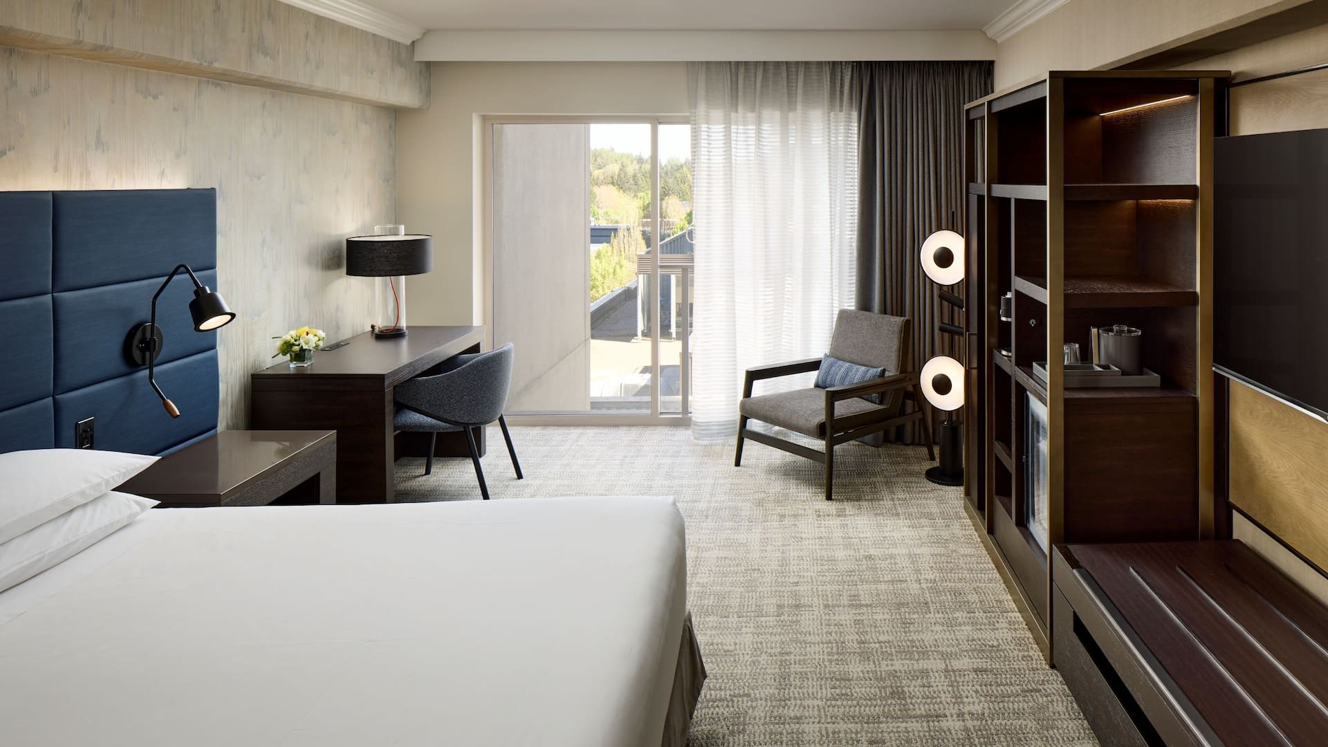 1/2 Hyatt Regency Bellevue on Seattle's Eastside Ada King