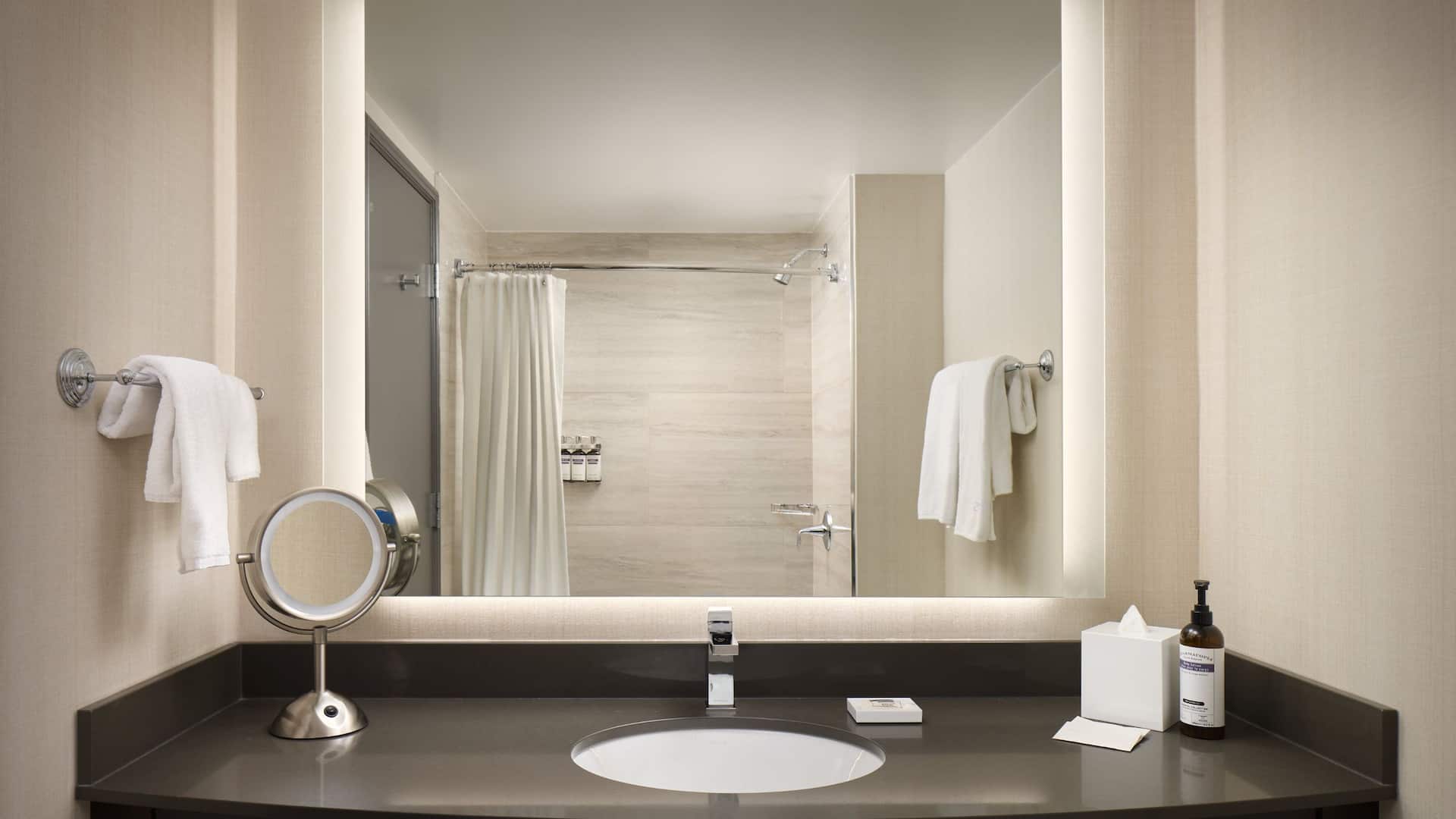 2/2 Hyatt Regency Bellevue on Seattle's Eastside Cascade Tower Bathroom