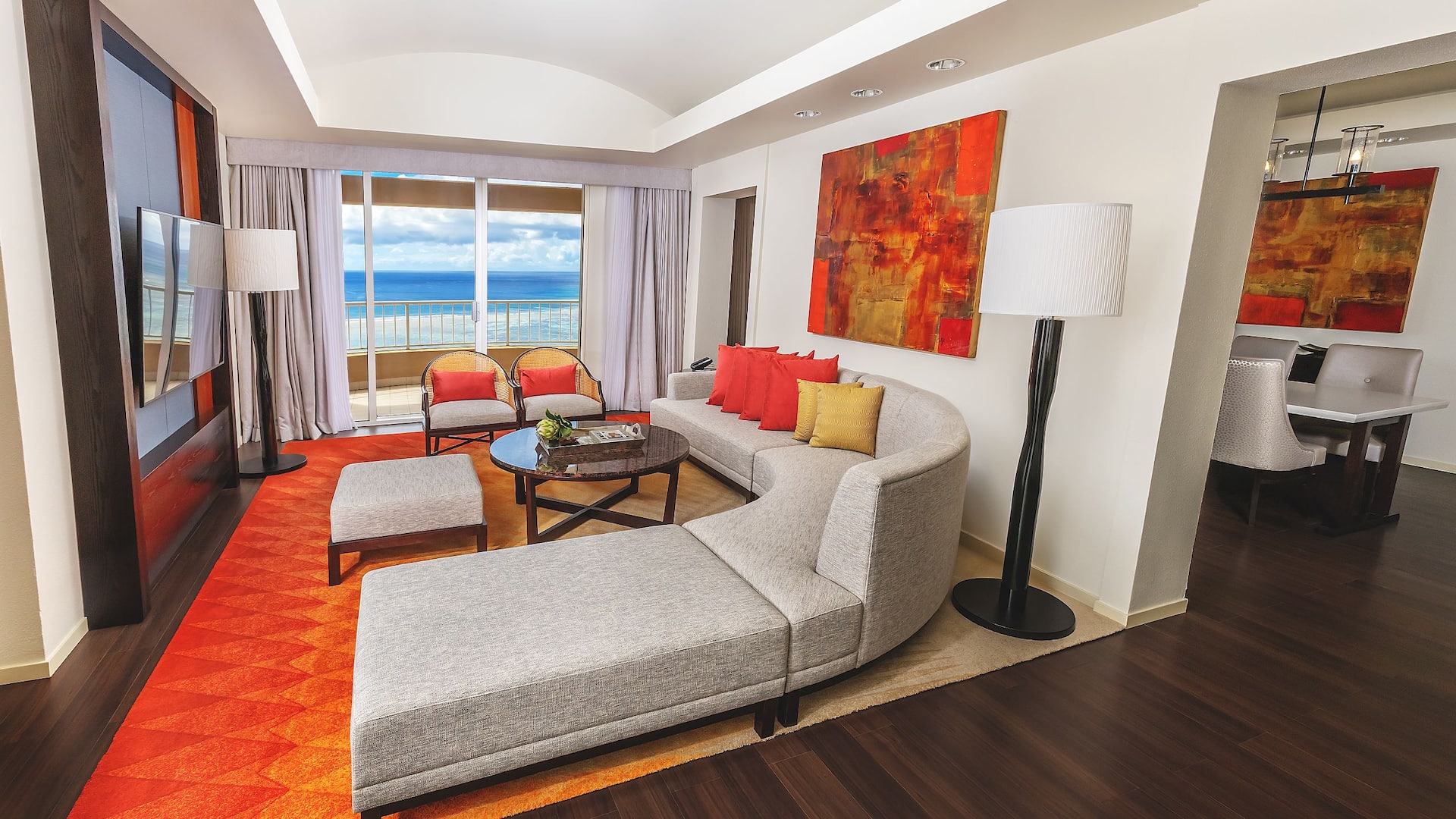 2 de 4 Hyatt Regency Guam Presidential Suite Living Room