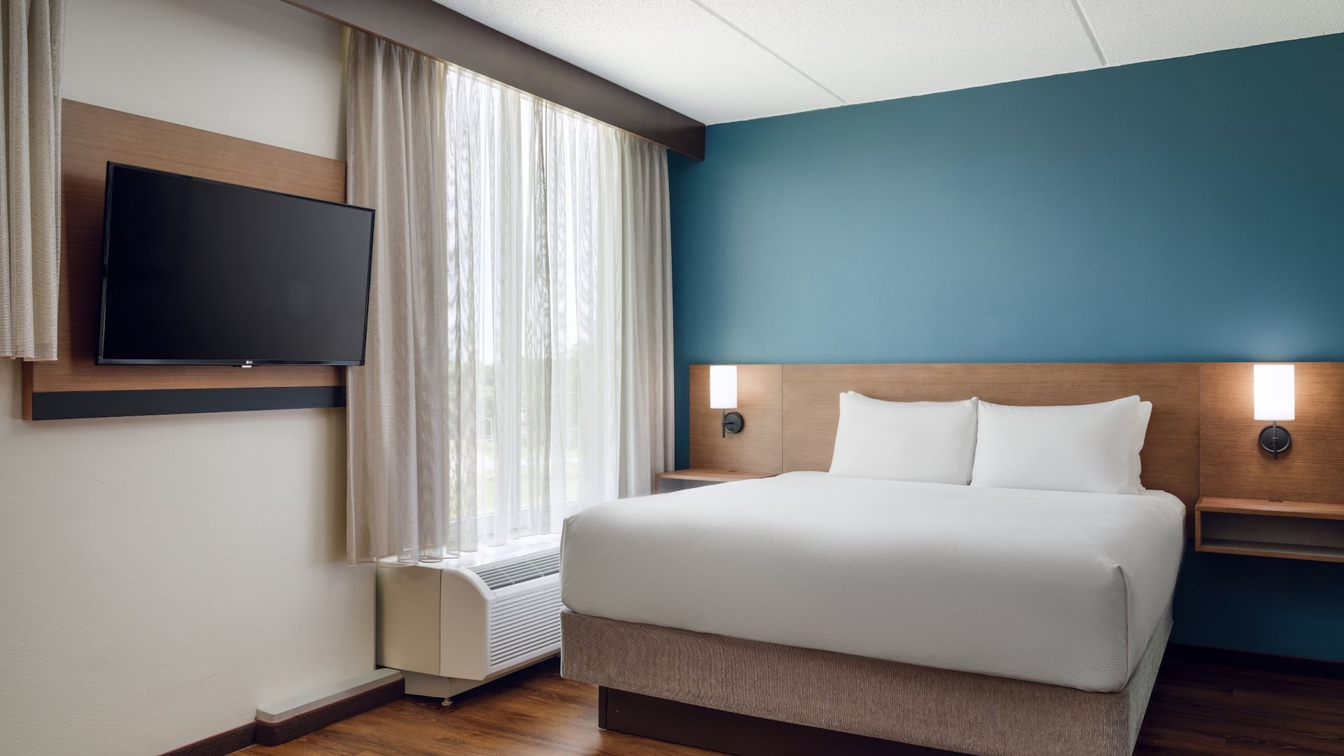 Hyatt Place Grand Rapids-South King Studio Bed